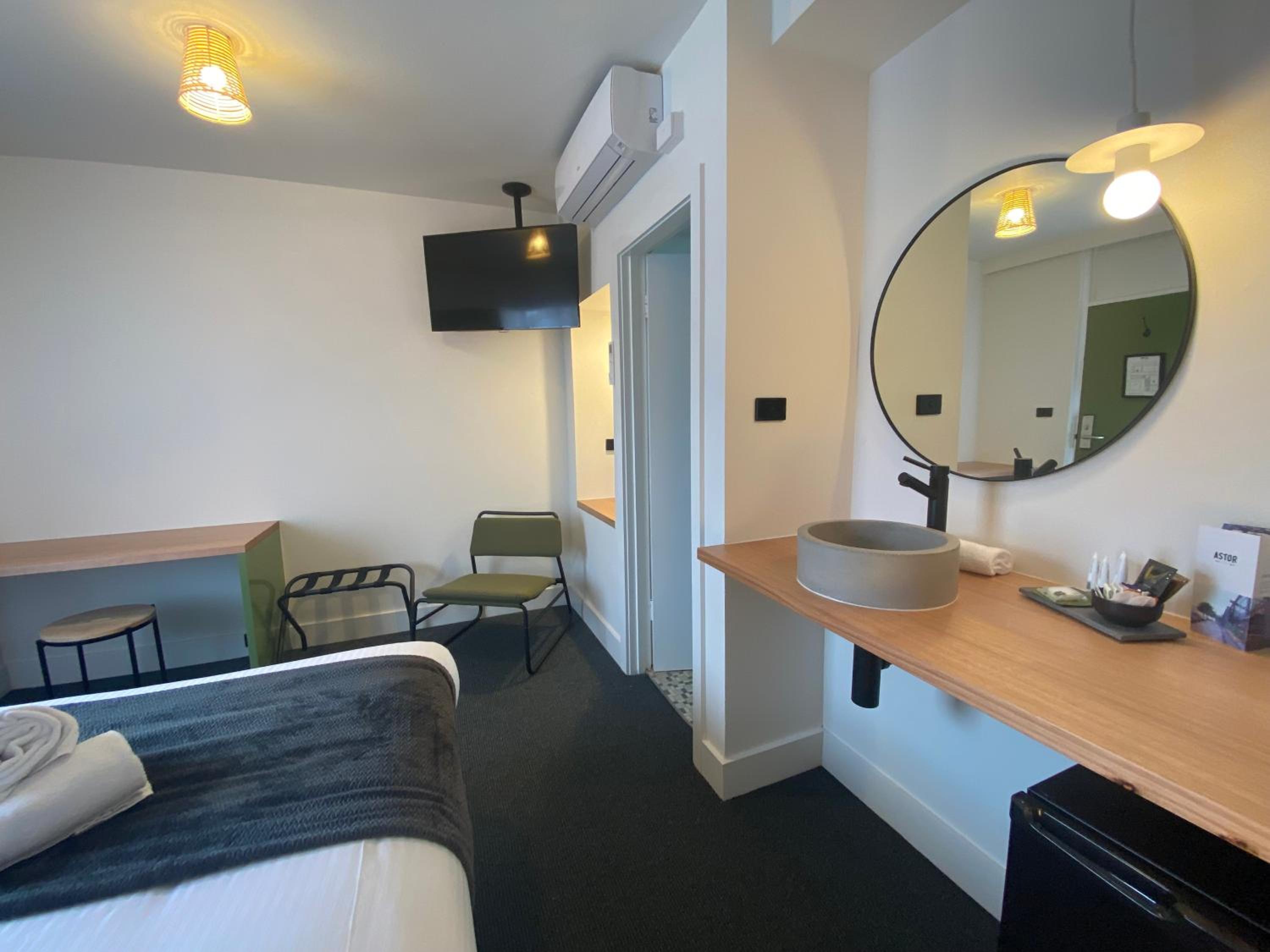 hotel room