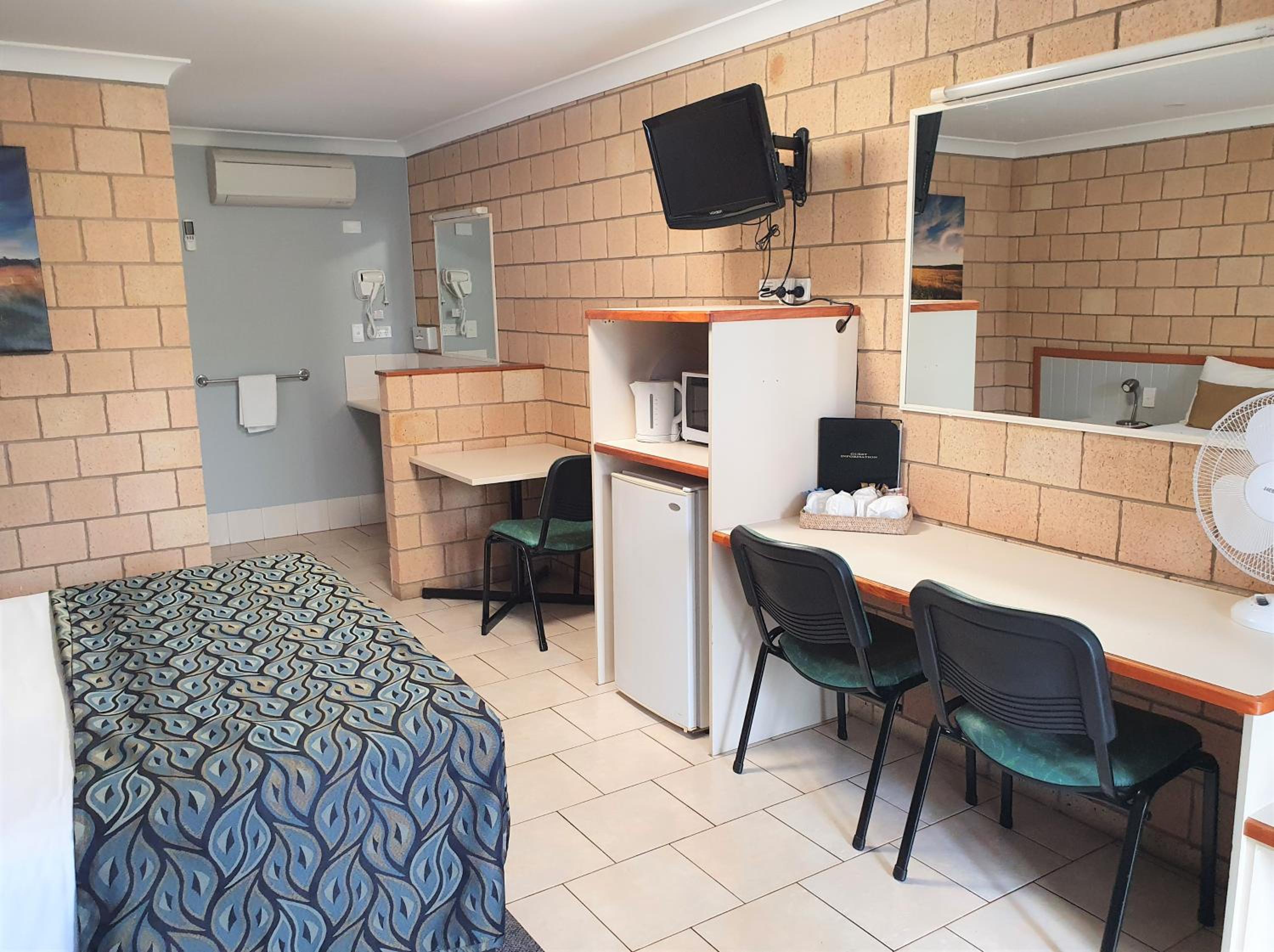Jacaranda Country Motel