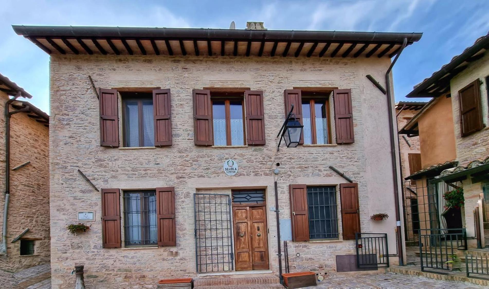 La casa della maestra località San Giovanni Spello view 2