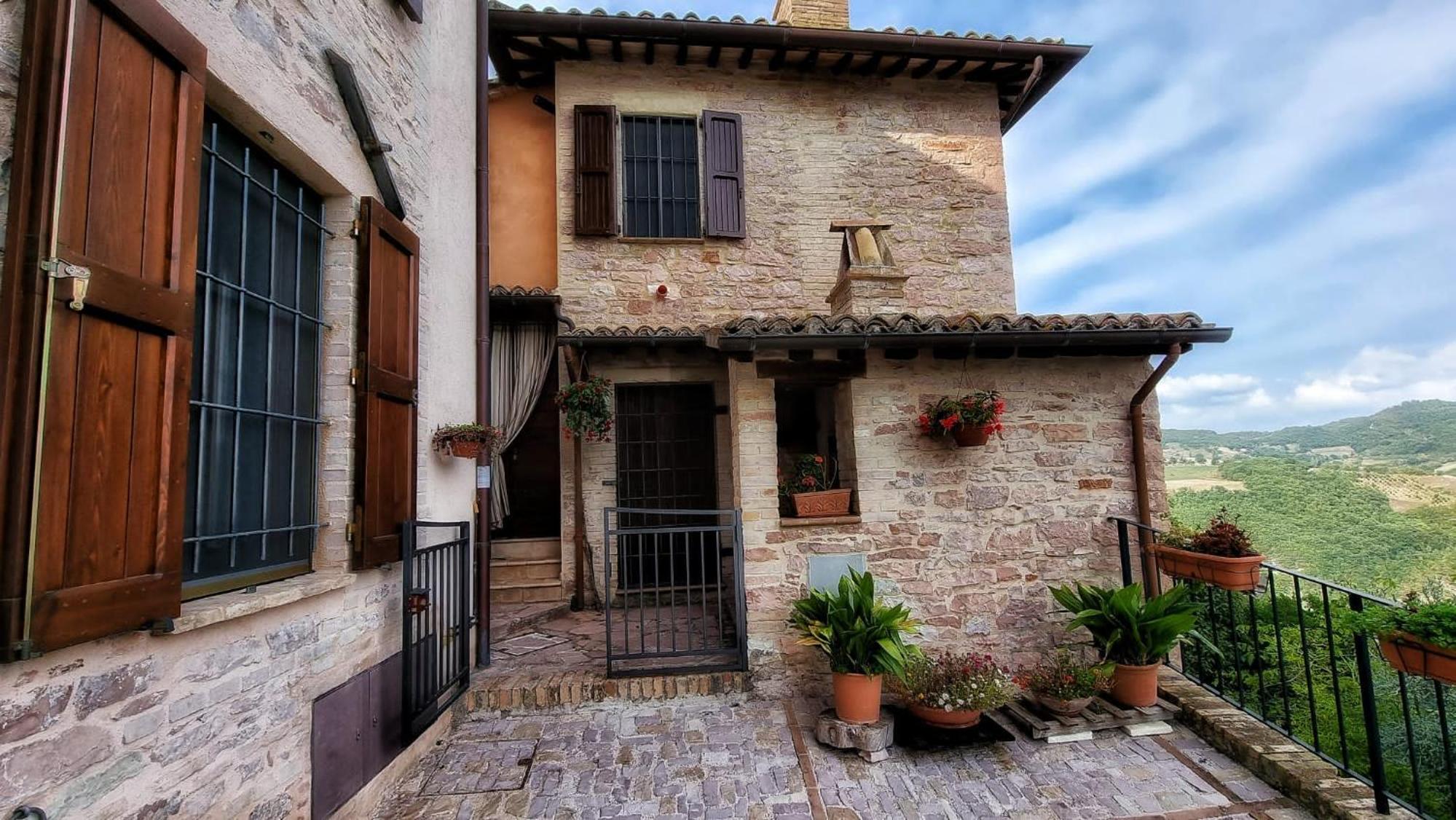 La casa della maestra località San Giovanni Spello view 3