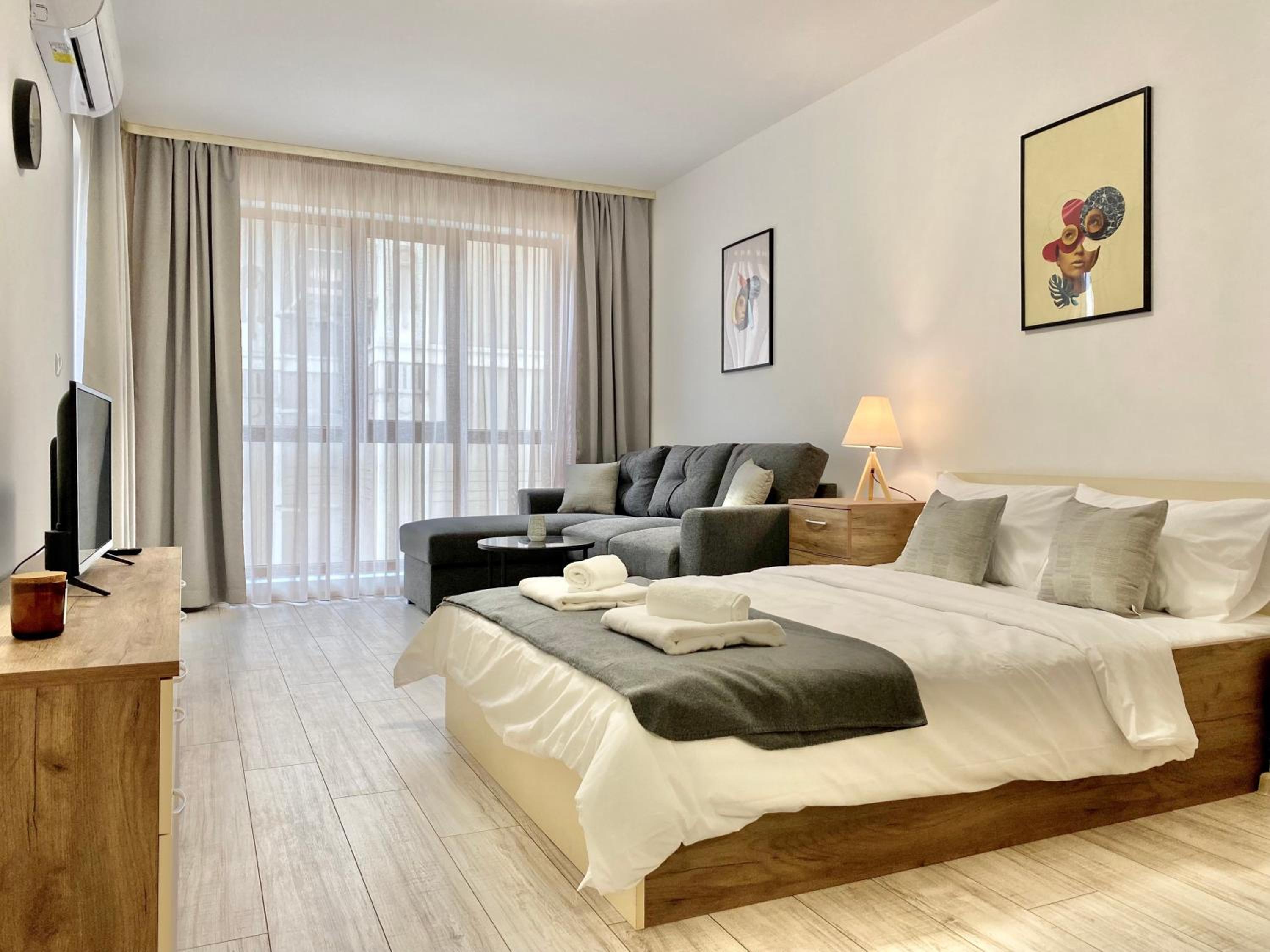 Top Location Apartment with 2Bath for 6 Guests view 2