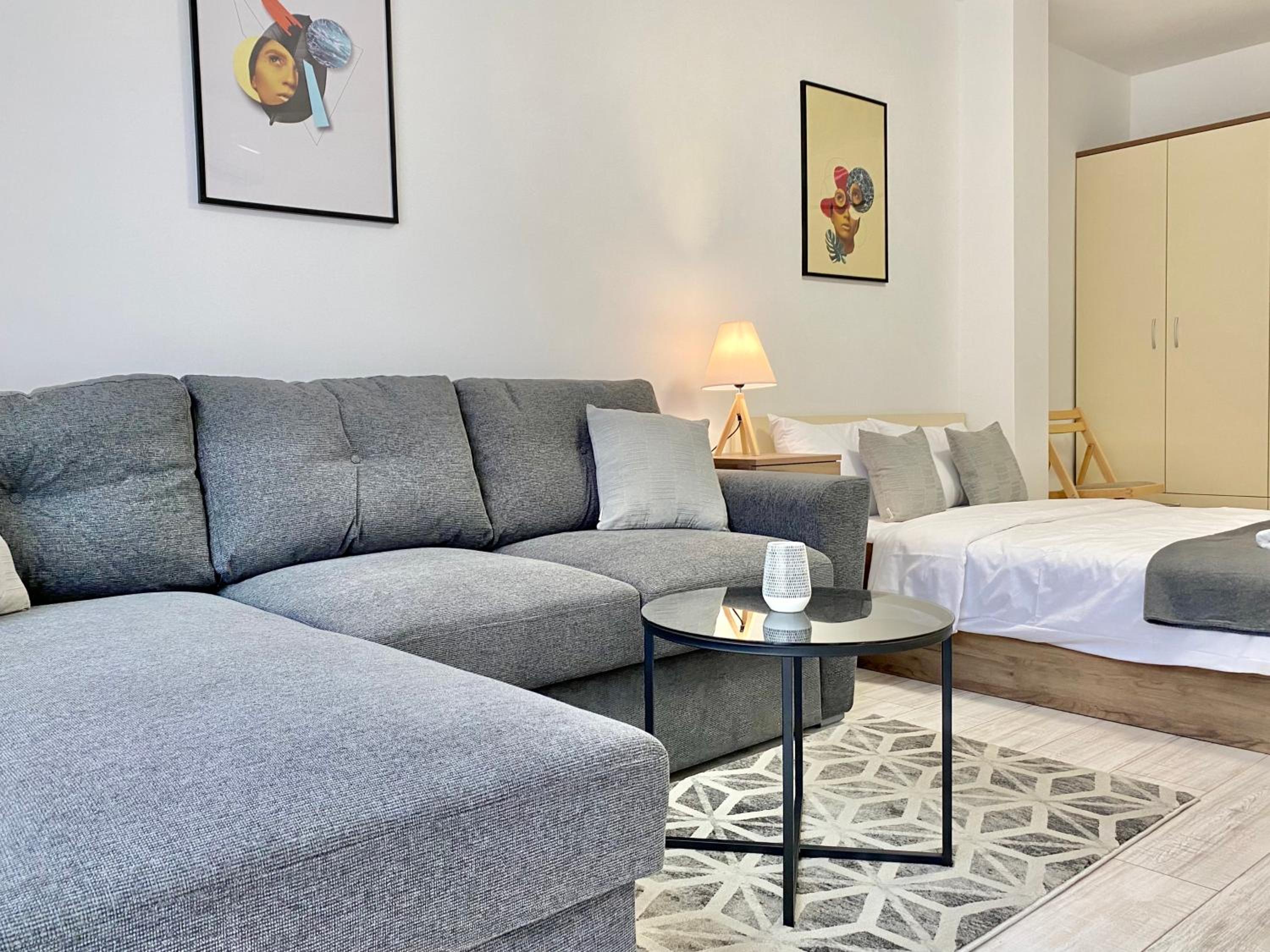 Top Location Apartment with 2Bath for 6 Guests view 4