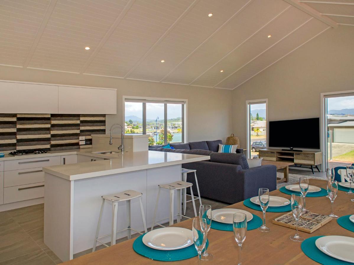 Tattletails Rest - Whitianga Holiday House view 3