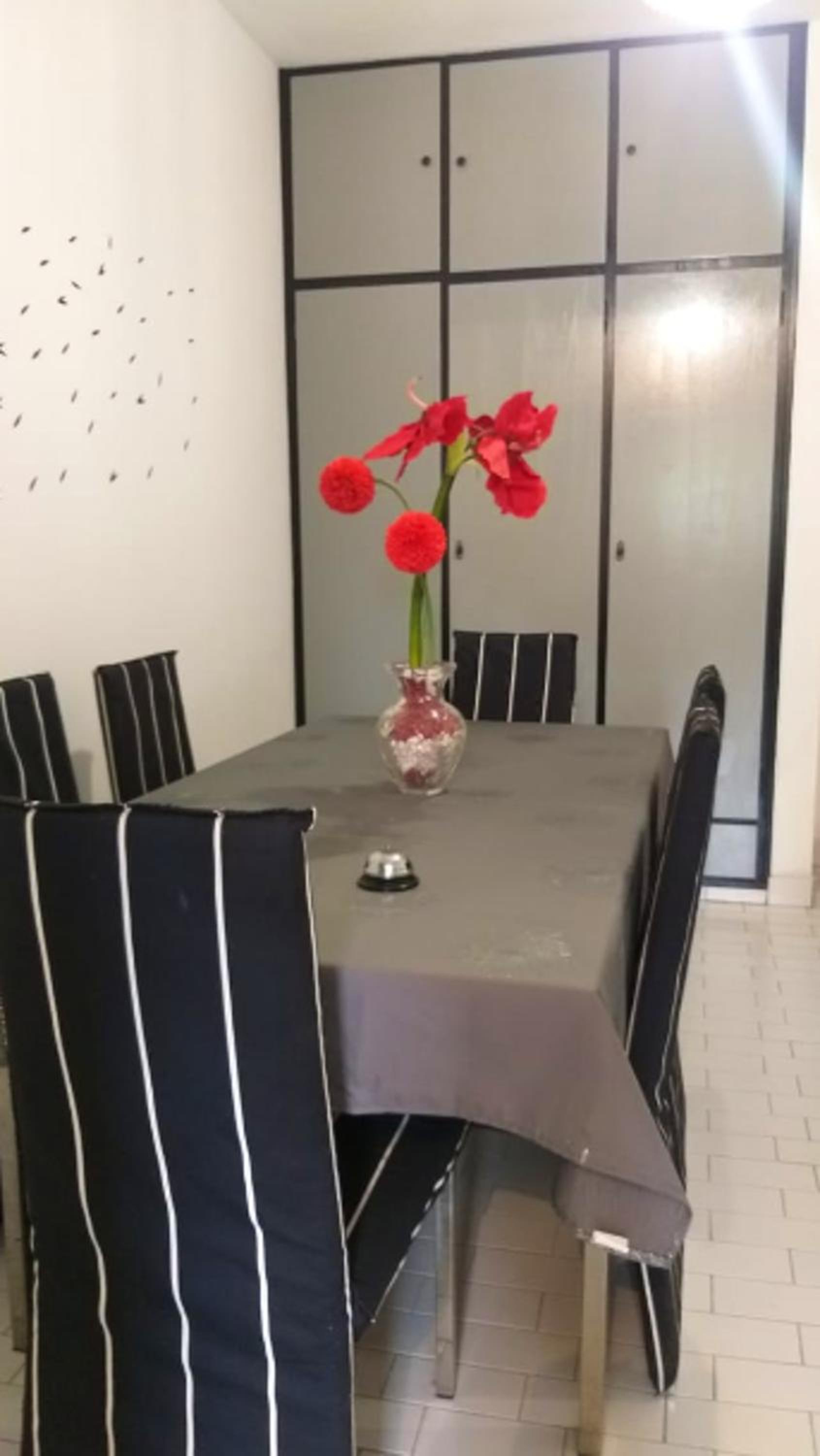 Maison contemporaine a Pointe Noire avec jardin cloture view 4