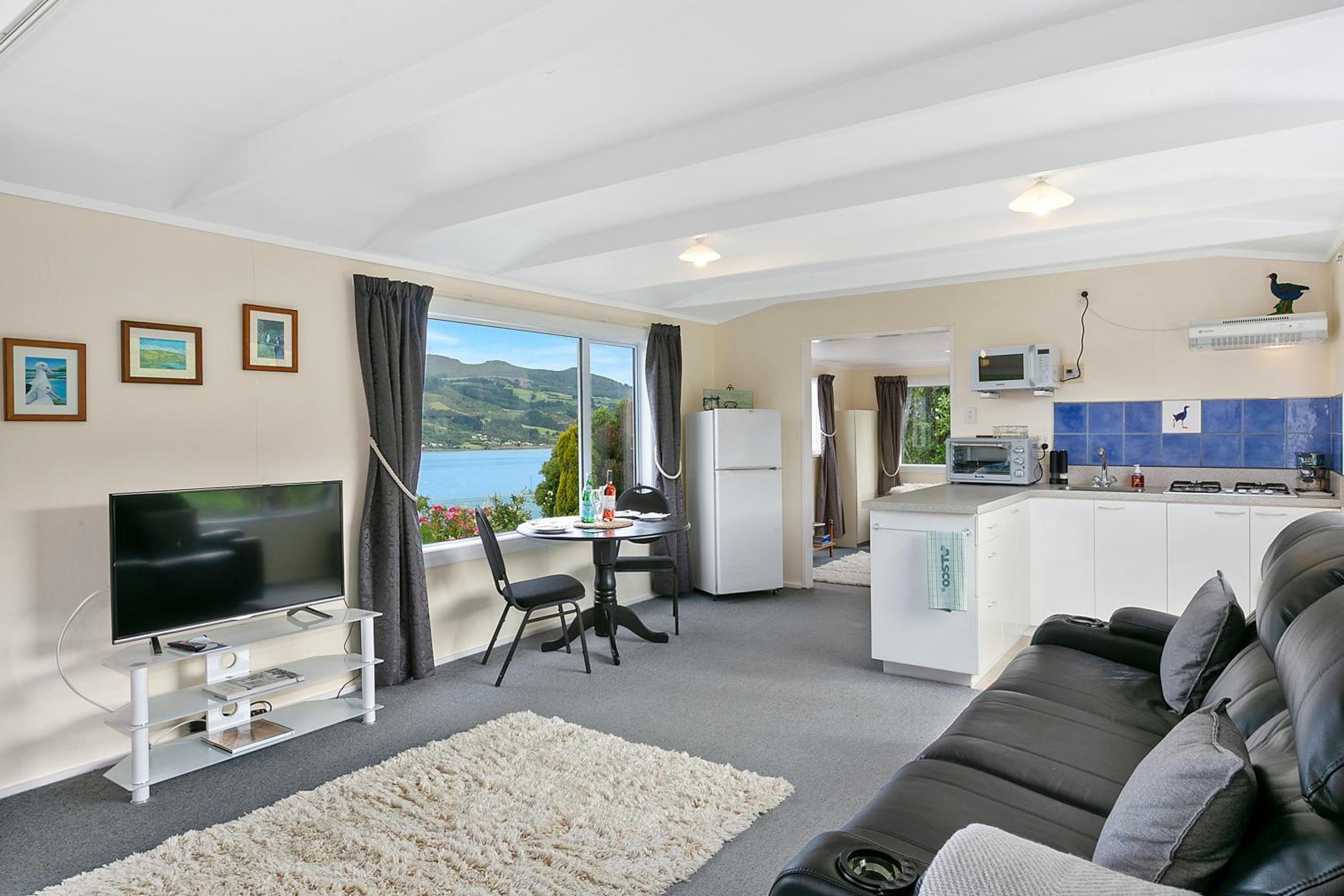 Macbay Retreat - Macandrew Bay Holiday Home view 5