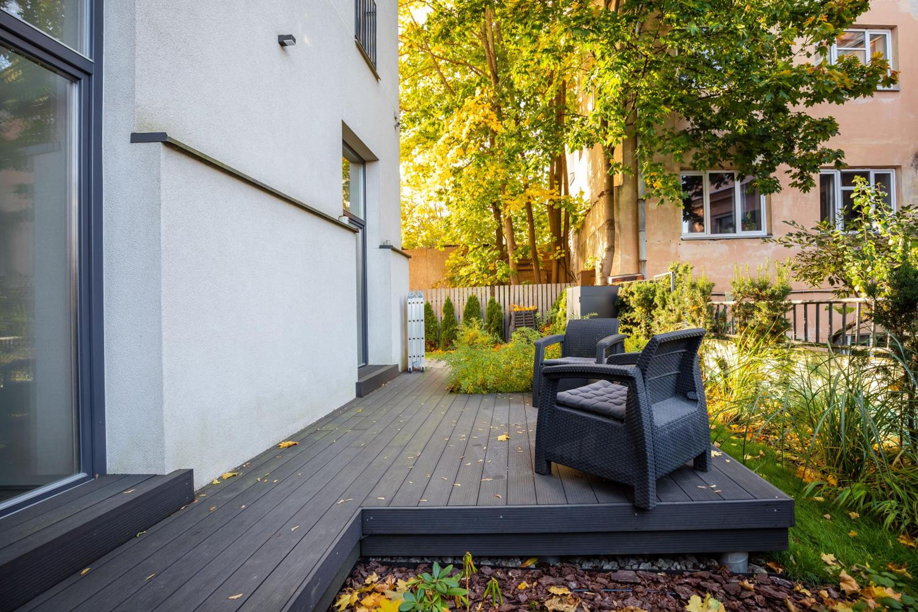 #stayhere - Unique Spacious & Modern 2BDR Upscale Neighbourhood view 4