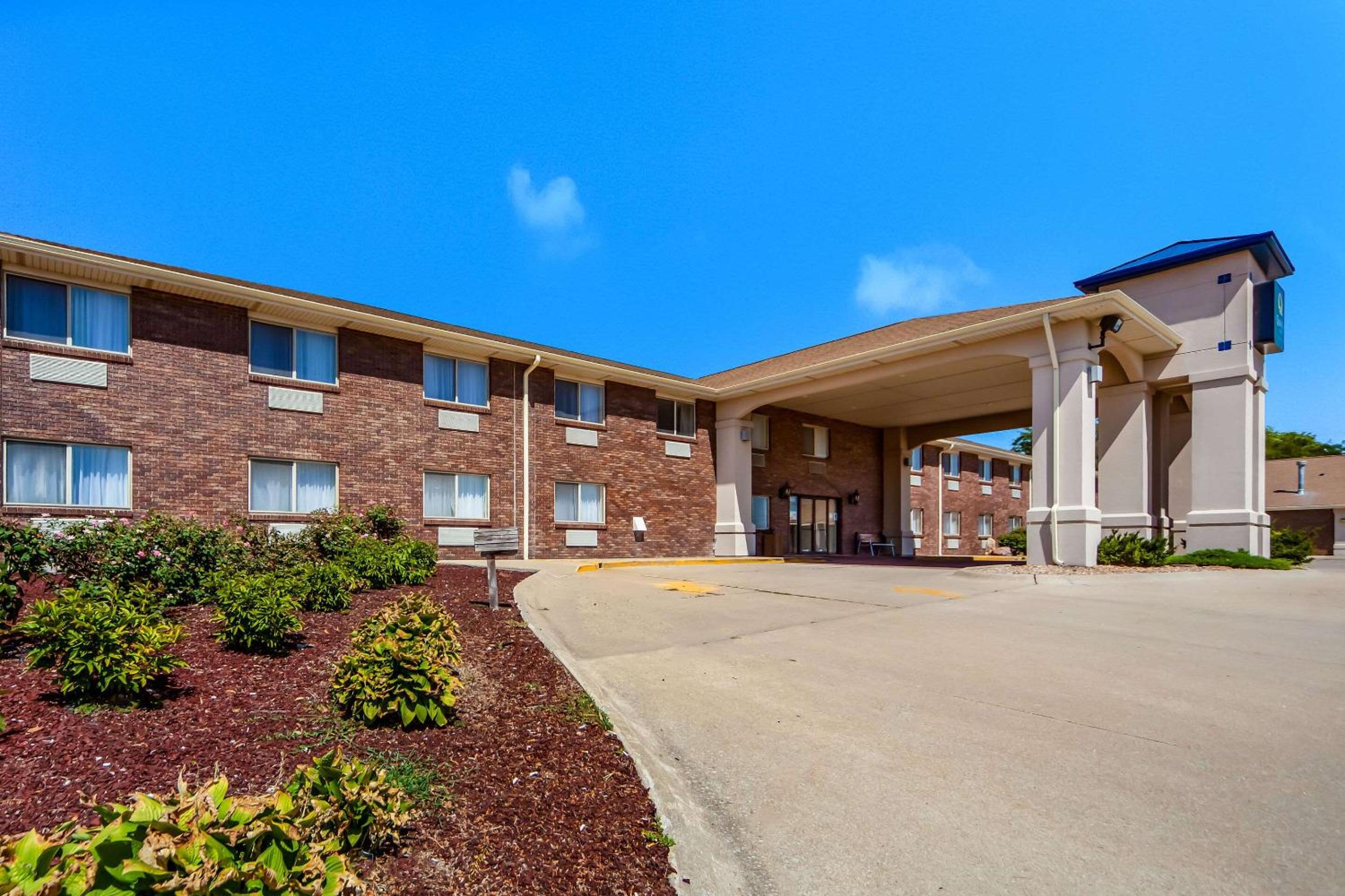 Quality Inn Lincoln Cornhusker view 4