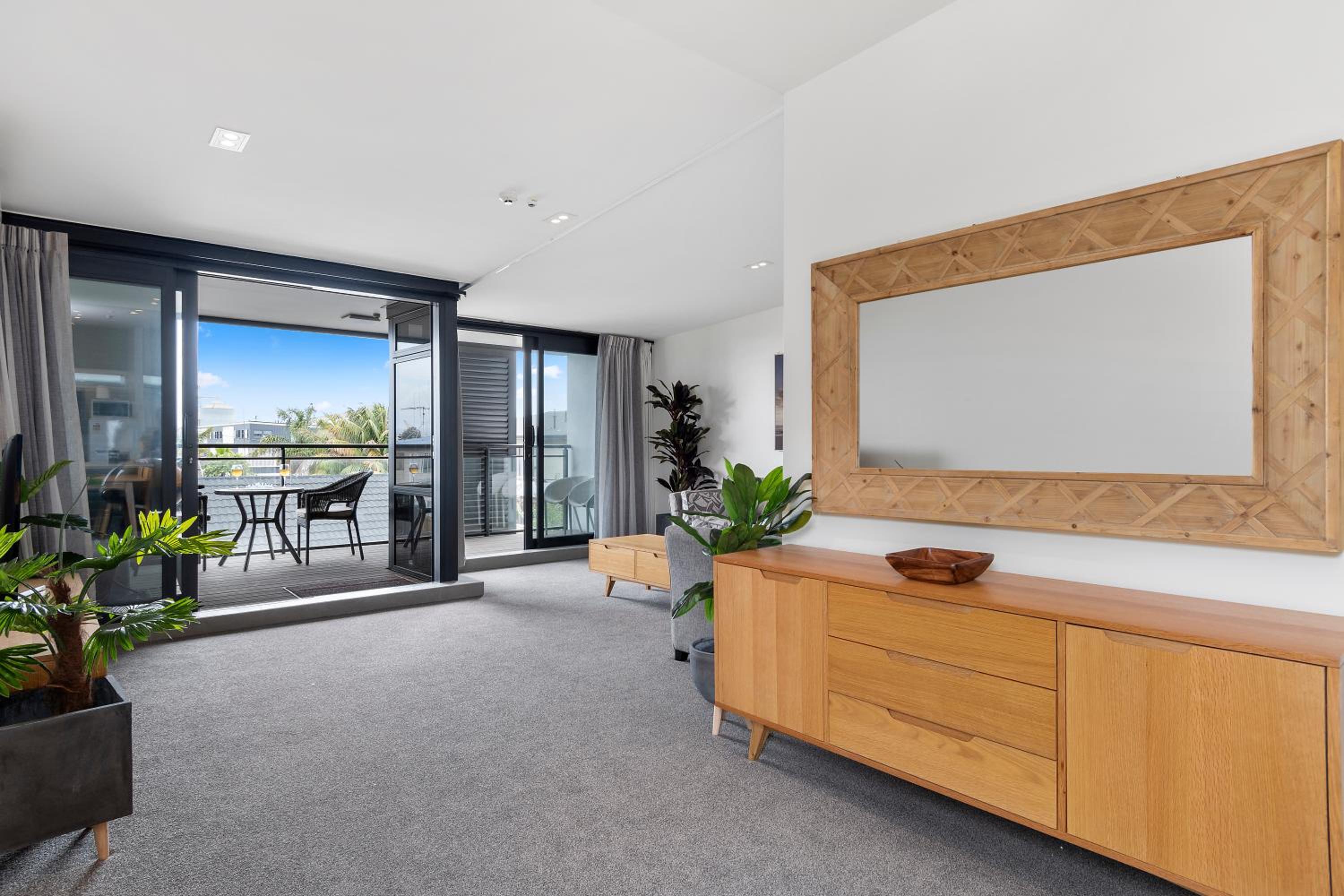 Rooftop Retreat - Mount Maunganui Holiday Home view 2