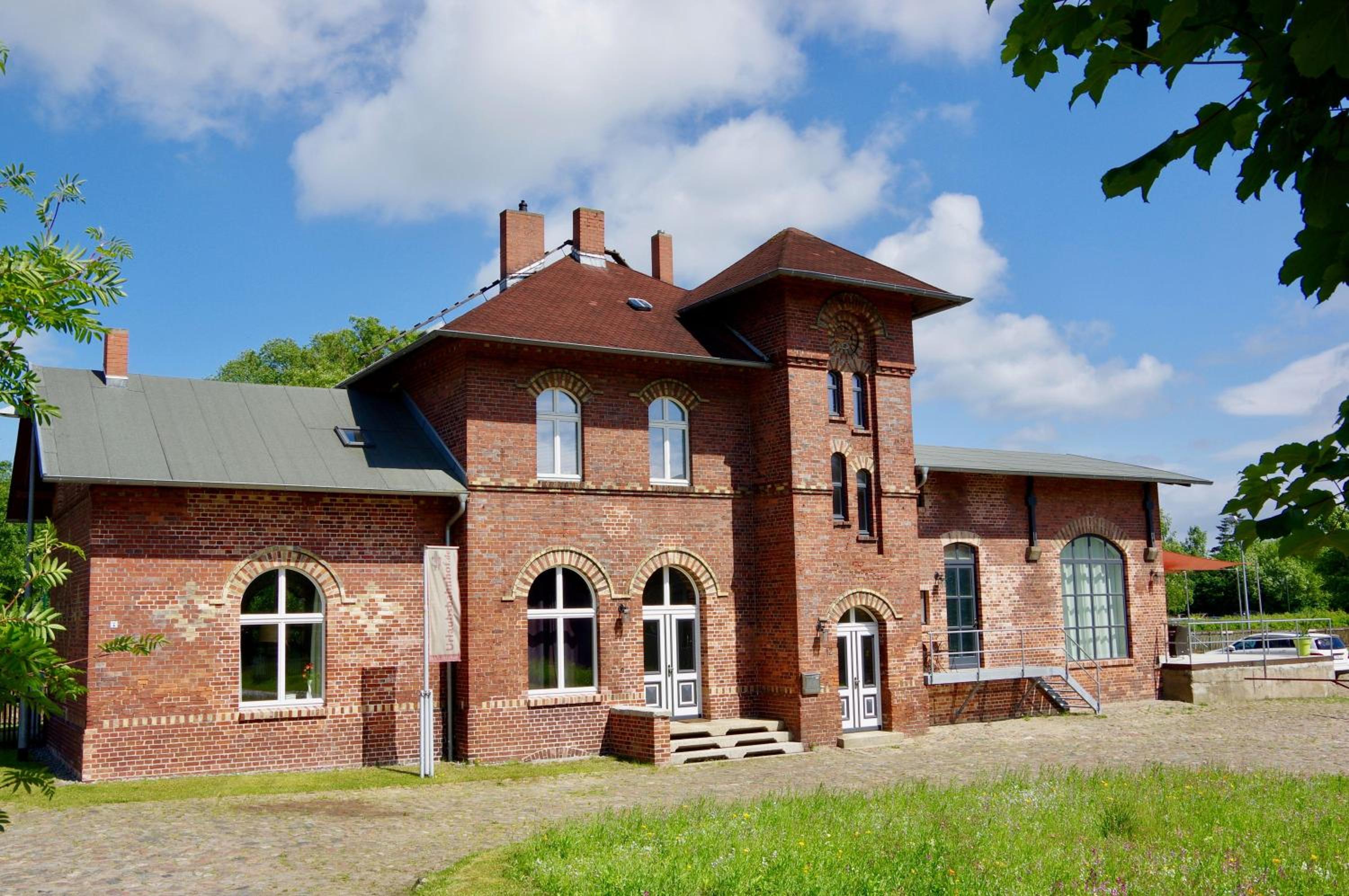 Urlaubsbahnhof-Gueterboden