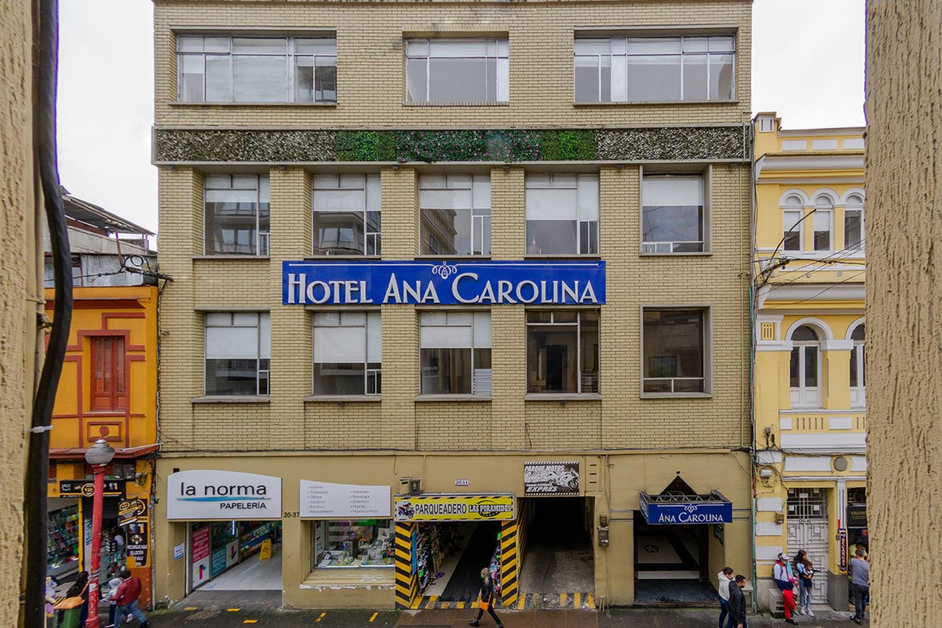 Hotel Ana Carolina - Image 1
