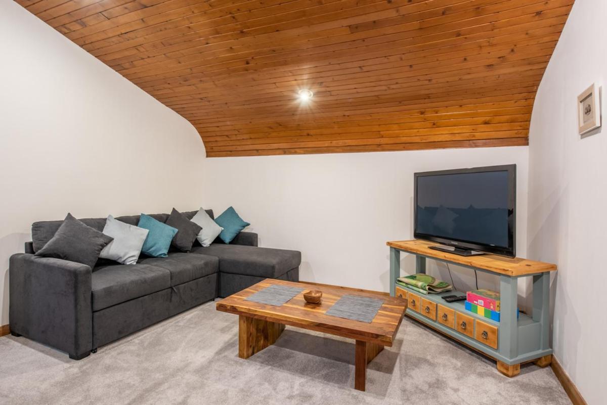 Beautiful Character House in Muir of Ord view 4