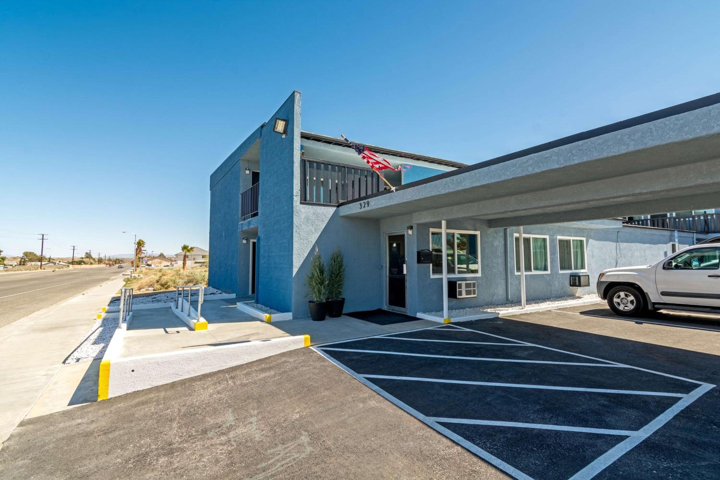 Ridgecrest Vacations - Motel 6 Ridgecrest, CA China Lake - Property Image 4