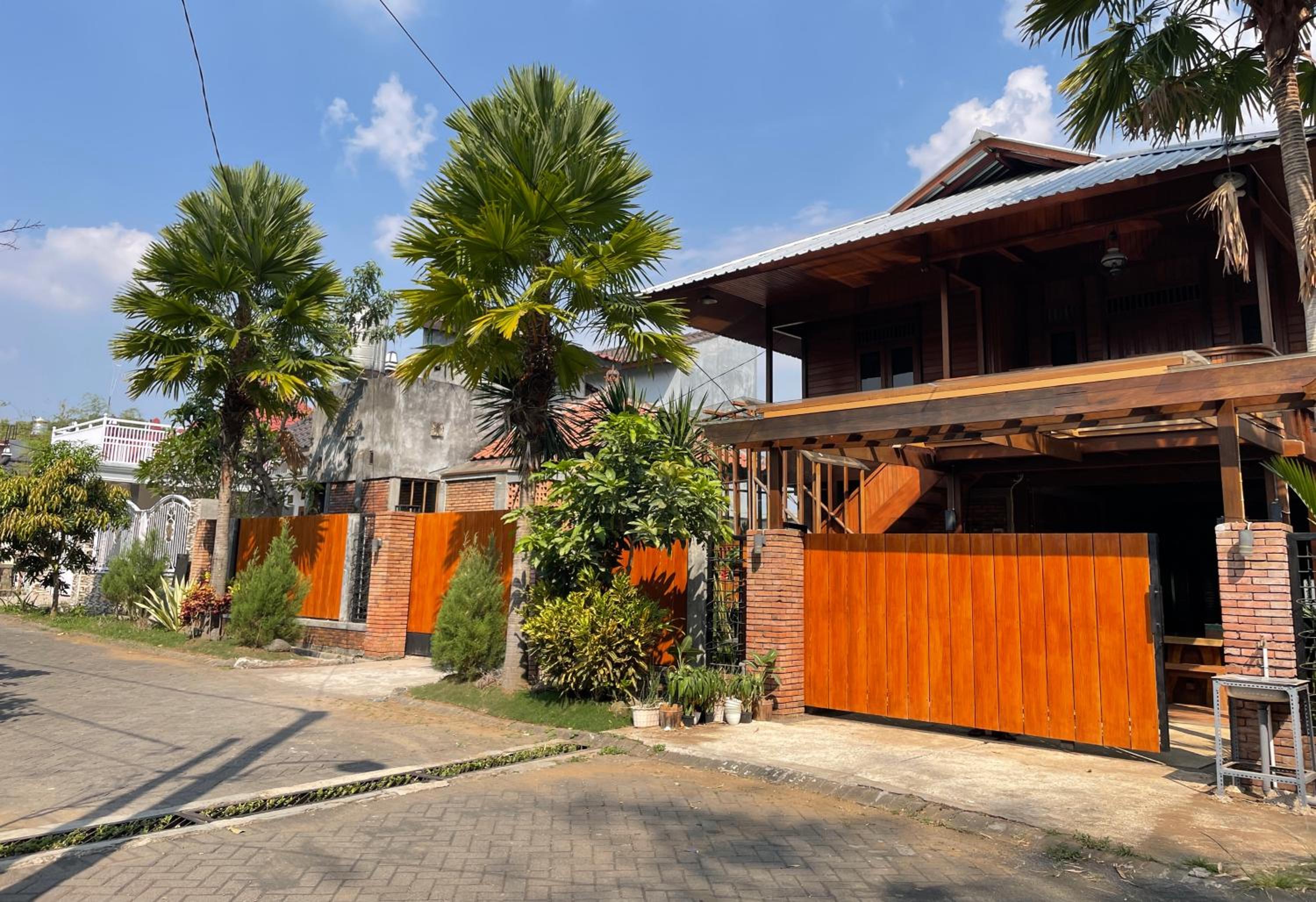 Tomohon Private Pool Villa Batu view 5