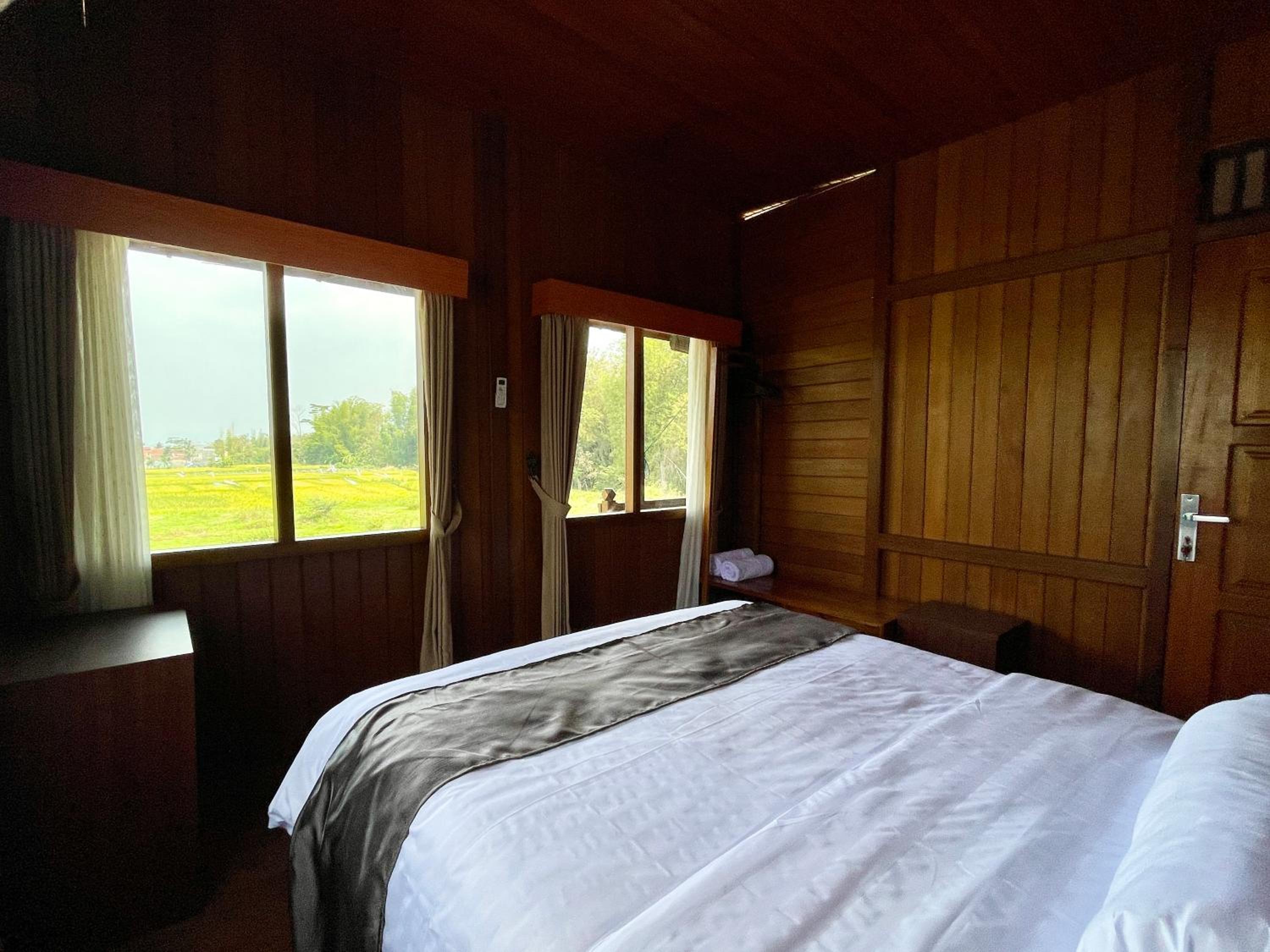 Tomohon Private Pool Villa Batu view 3