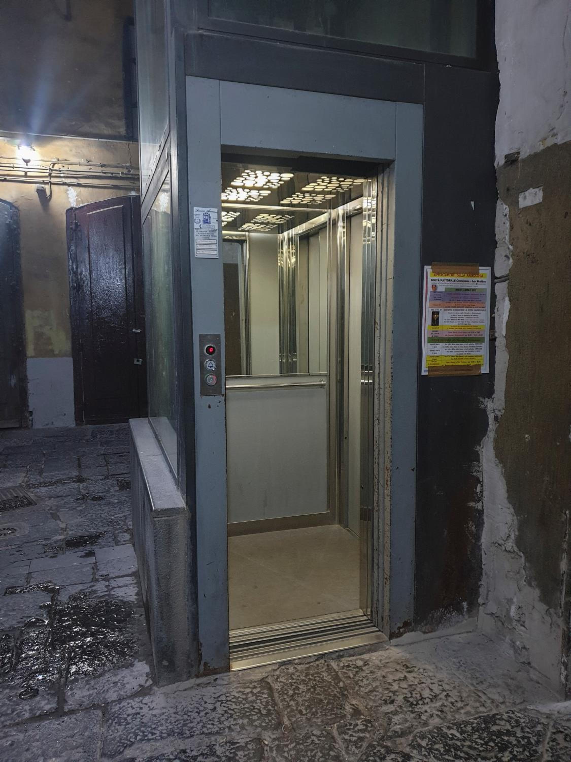 The door saturday
