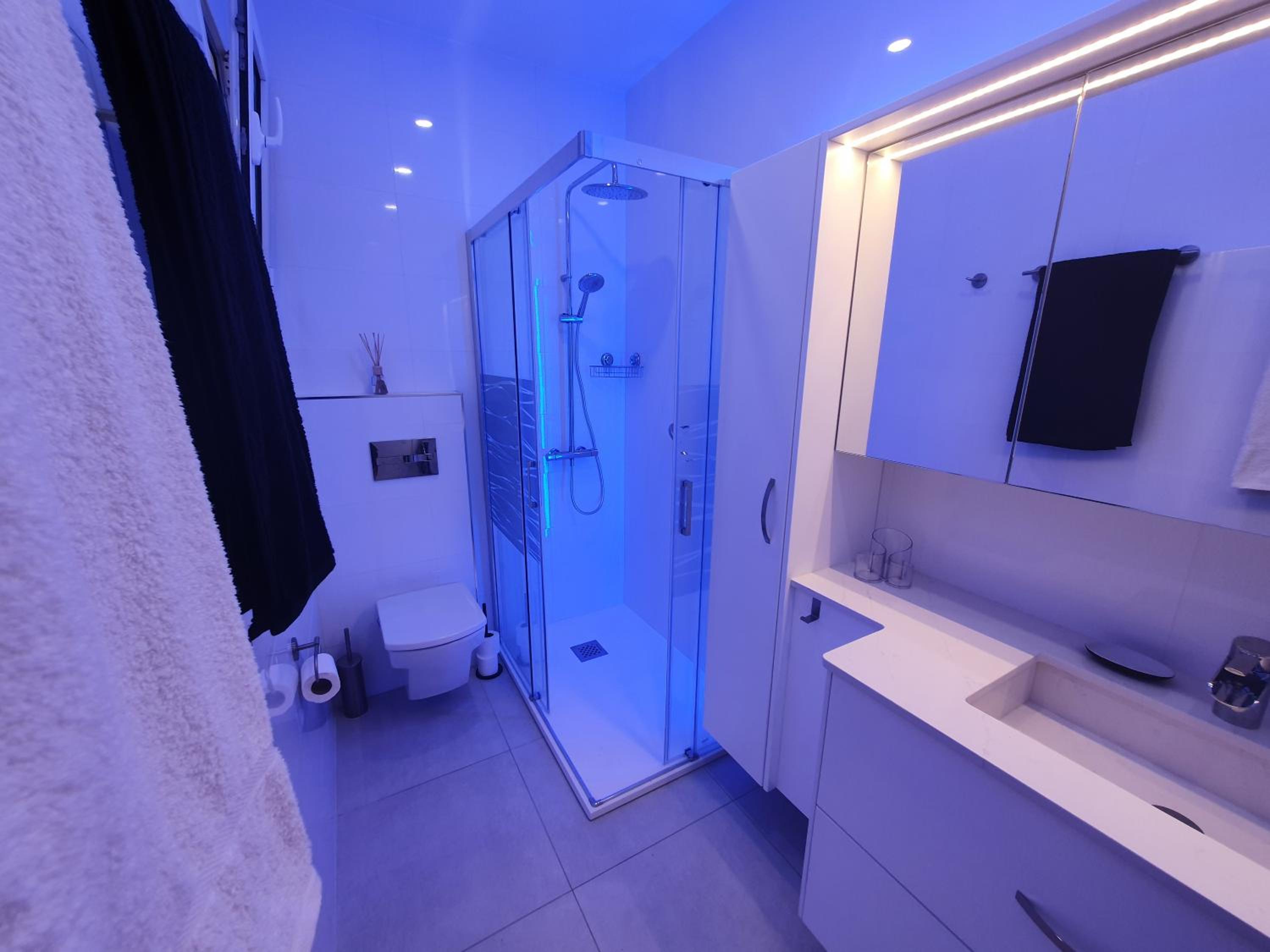 Spacious Apartment with Sea view photo 2