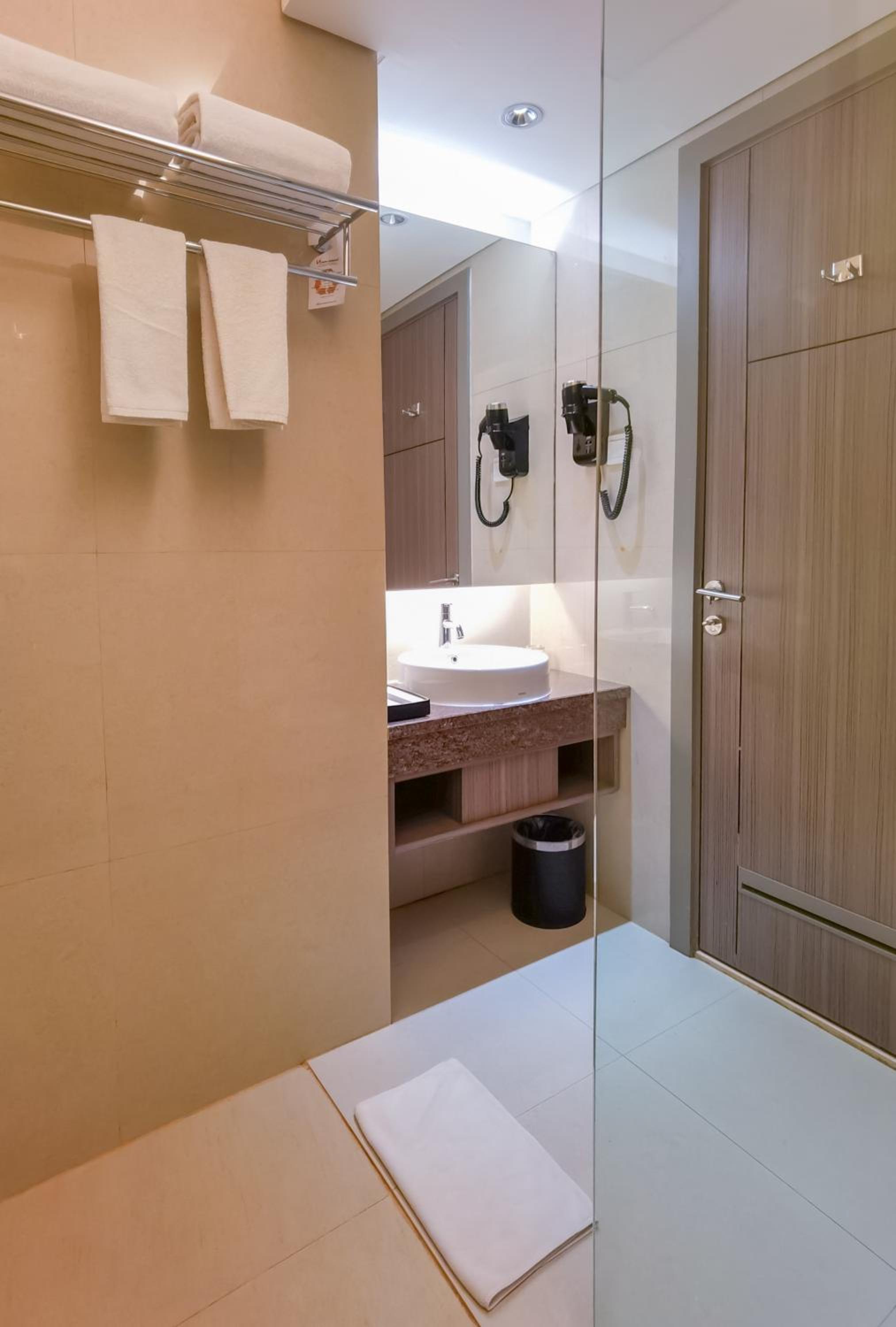 Swiss-Belhotel Balikpapan — 9