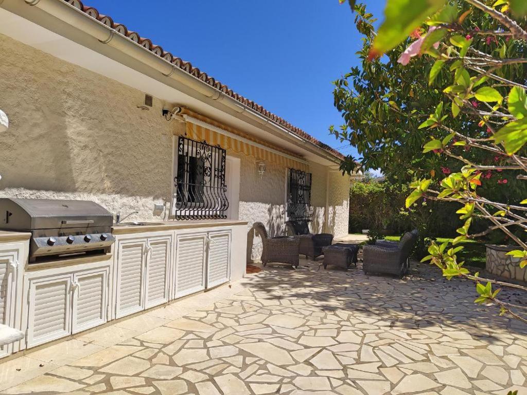 Villa Carioca - with private pool, marvelous garden and amazing ocean view view 5