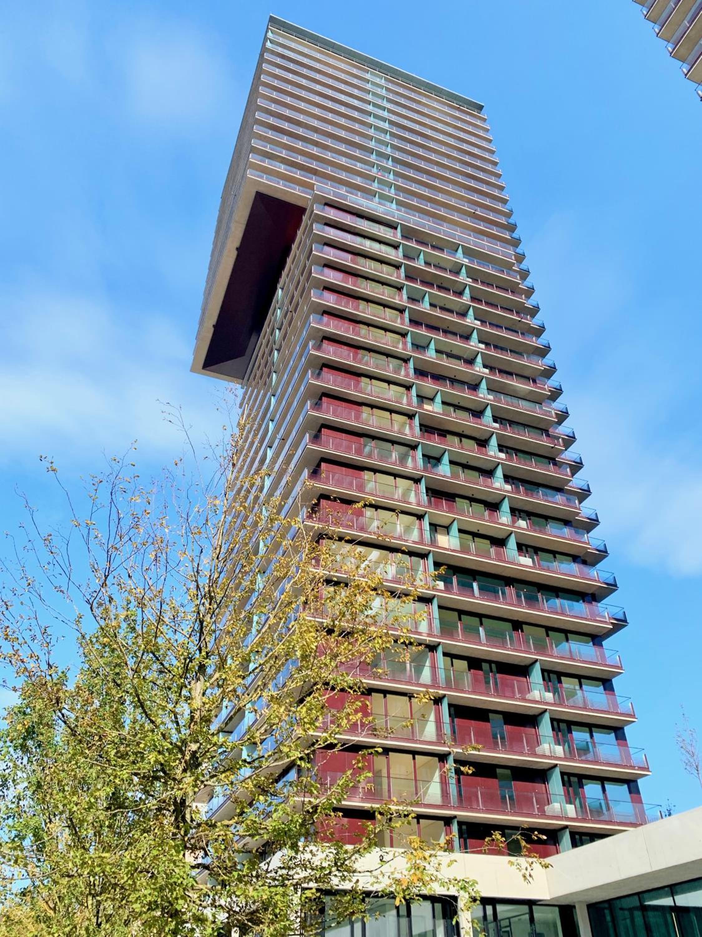 Brand-New, Close to Centre, Rooftop-Summer-Pool