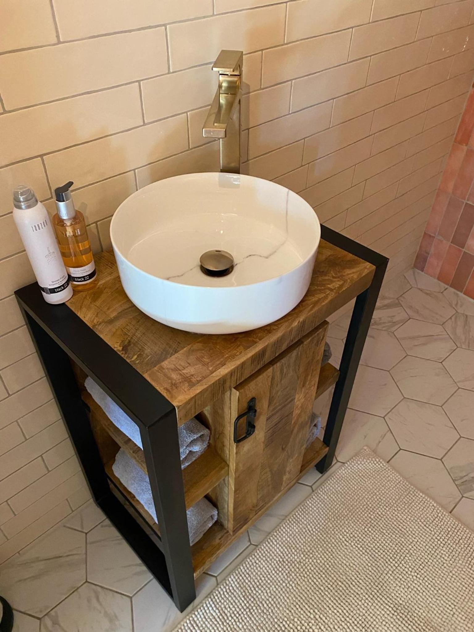 Luxe Finse Kota met Jacuzzi en SaunaBarrel de Zandhoef