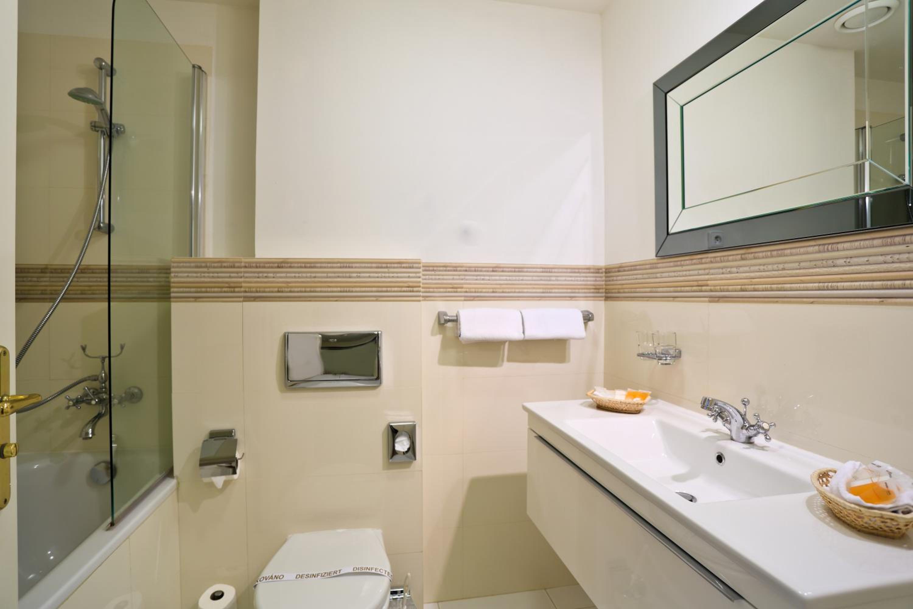 Elysee Hotel photo 16 of 41