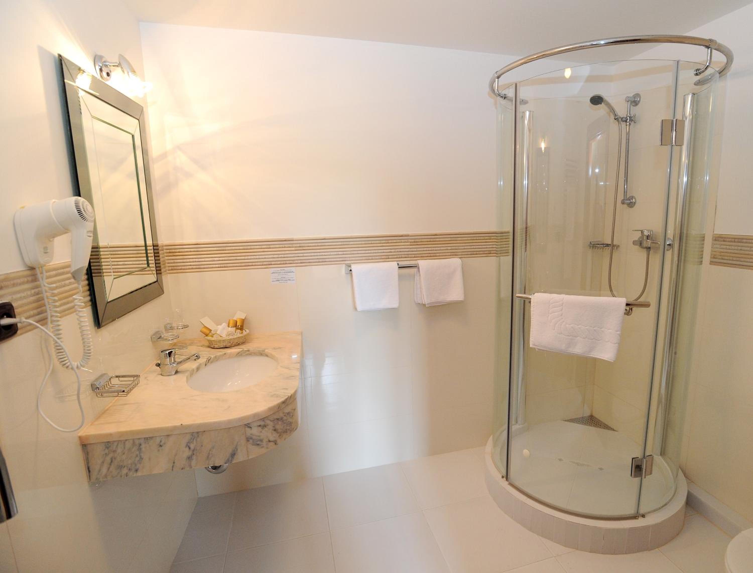 Elysee Hotel photo 19 of 41