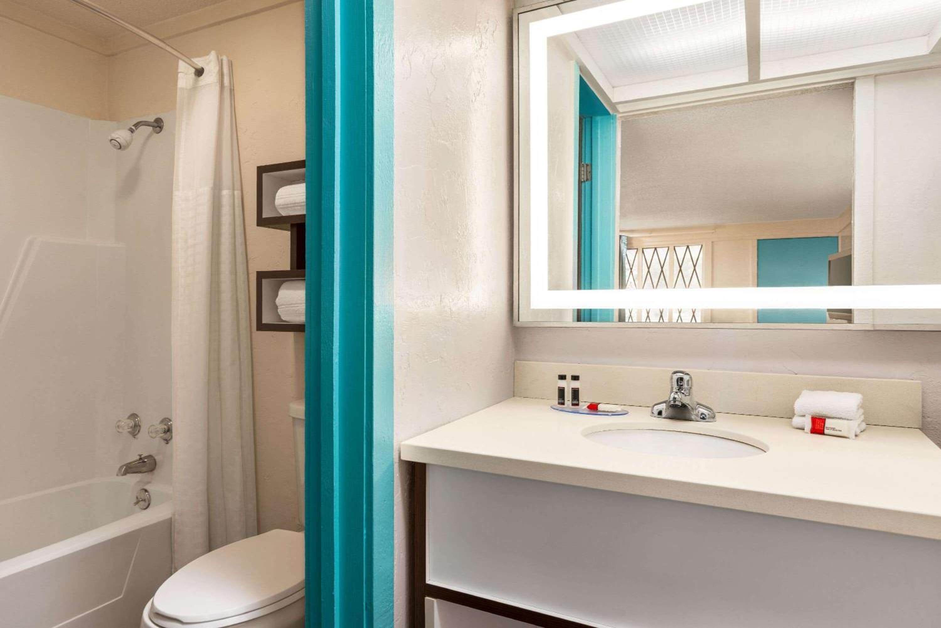 Dover Inn and Suites, Photo 33