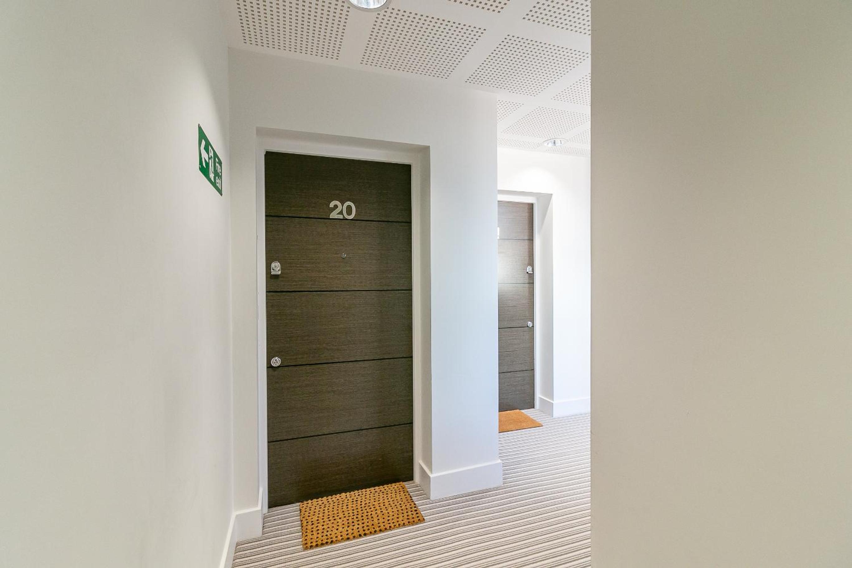 Executive Apartment Close to Station view 2