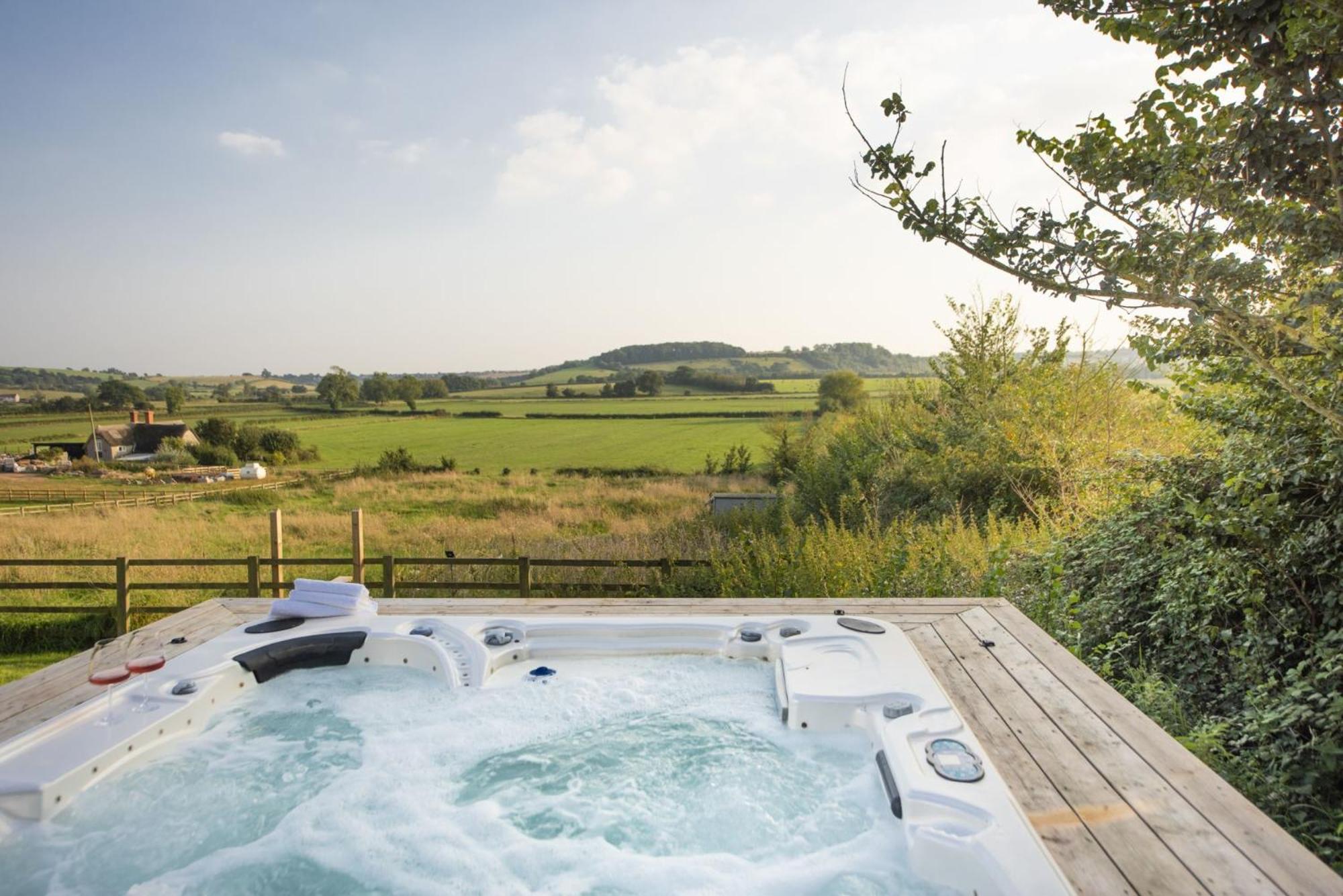 Decoy Farm House - Parking for 3 cars - Hot tub - Wi-Fi view 2