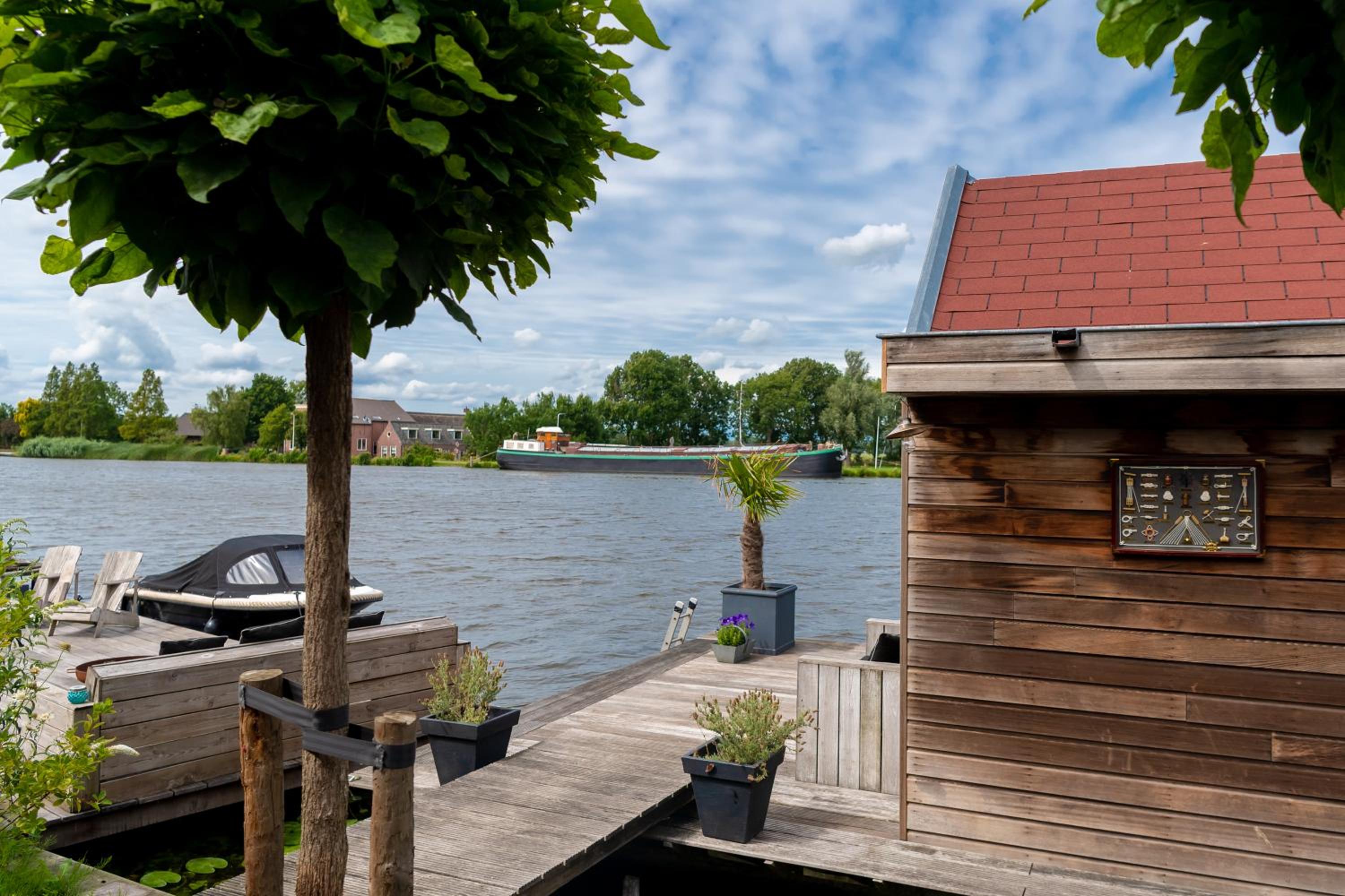 Aangenaam op de Rijn, woonboot, inclusief privé sauna