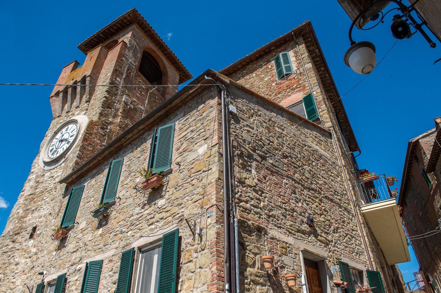 Alla Rocca del Lago Dimore view 2