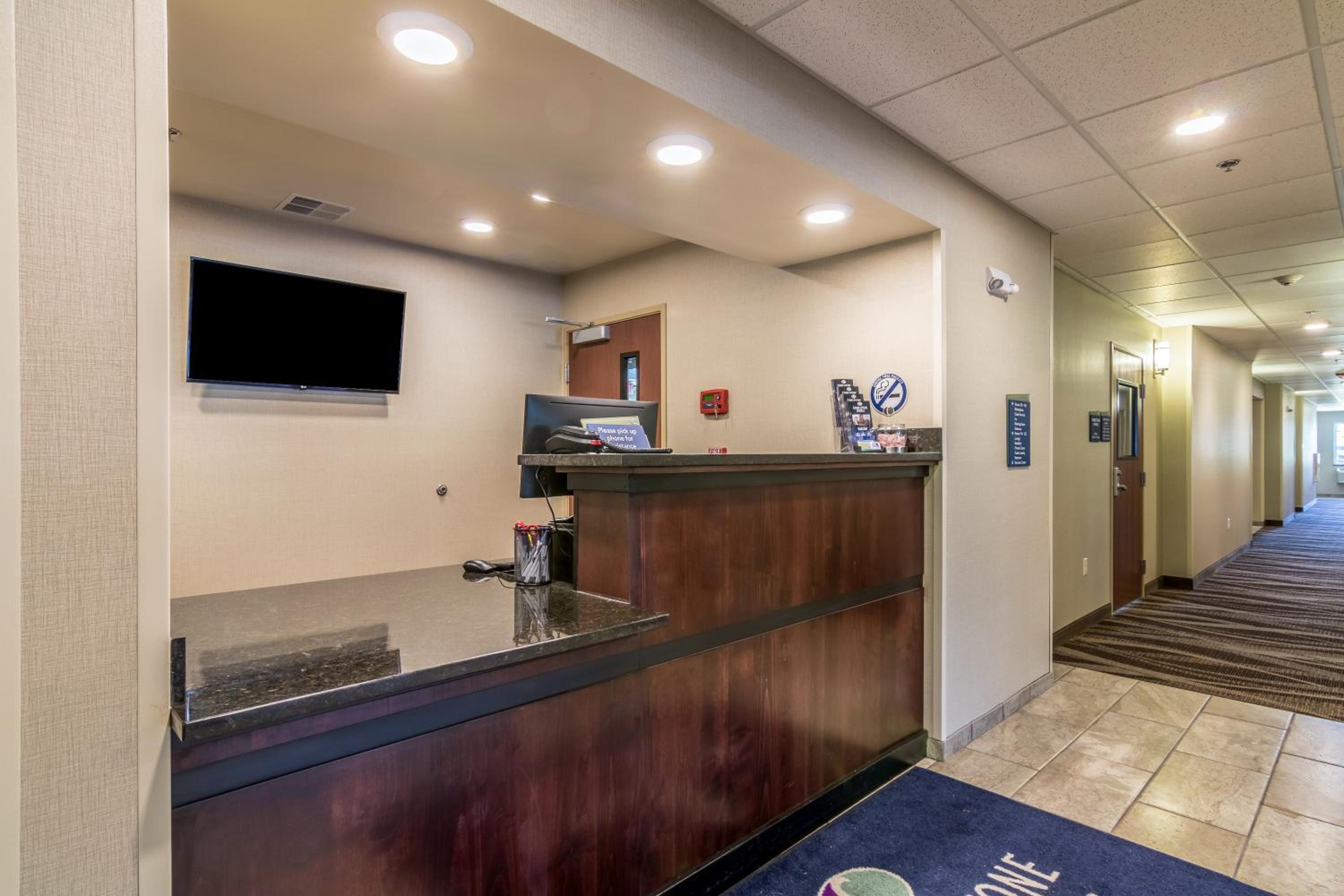 Cobblestone Inn & Suites - Barron
