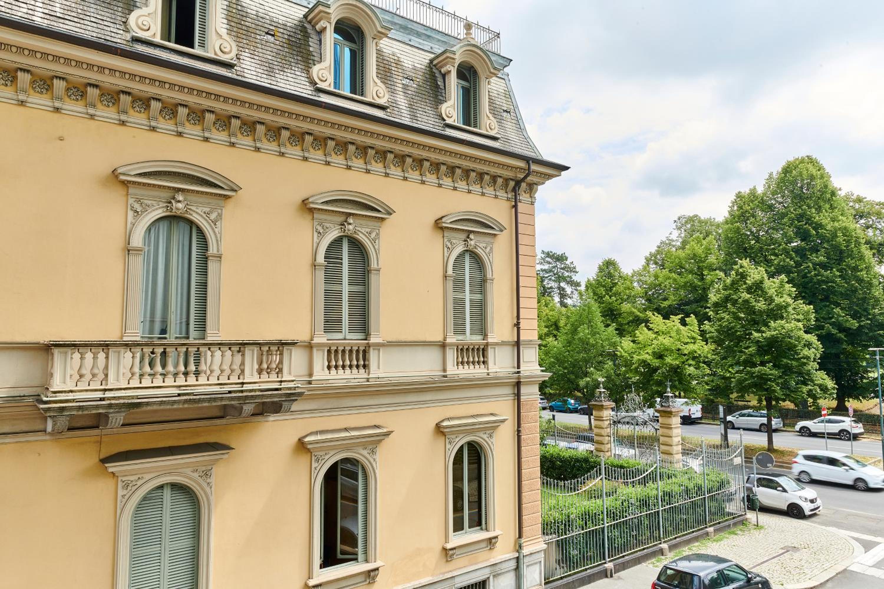 8cento al Valentino view 4