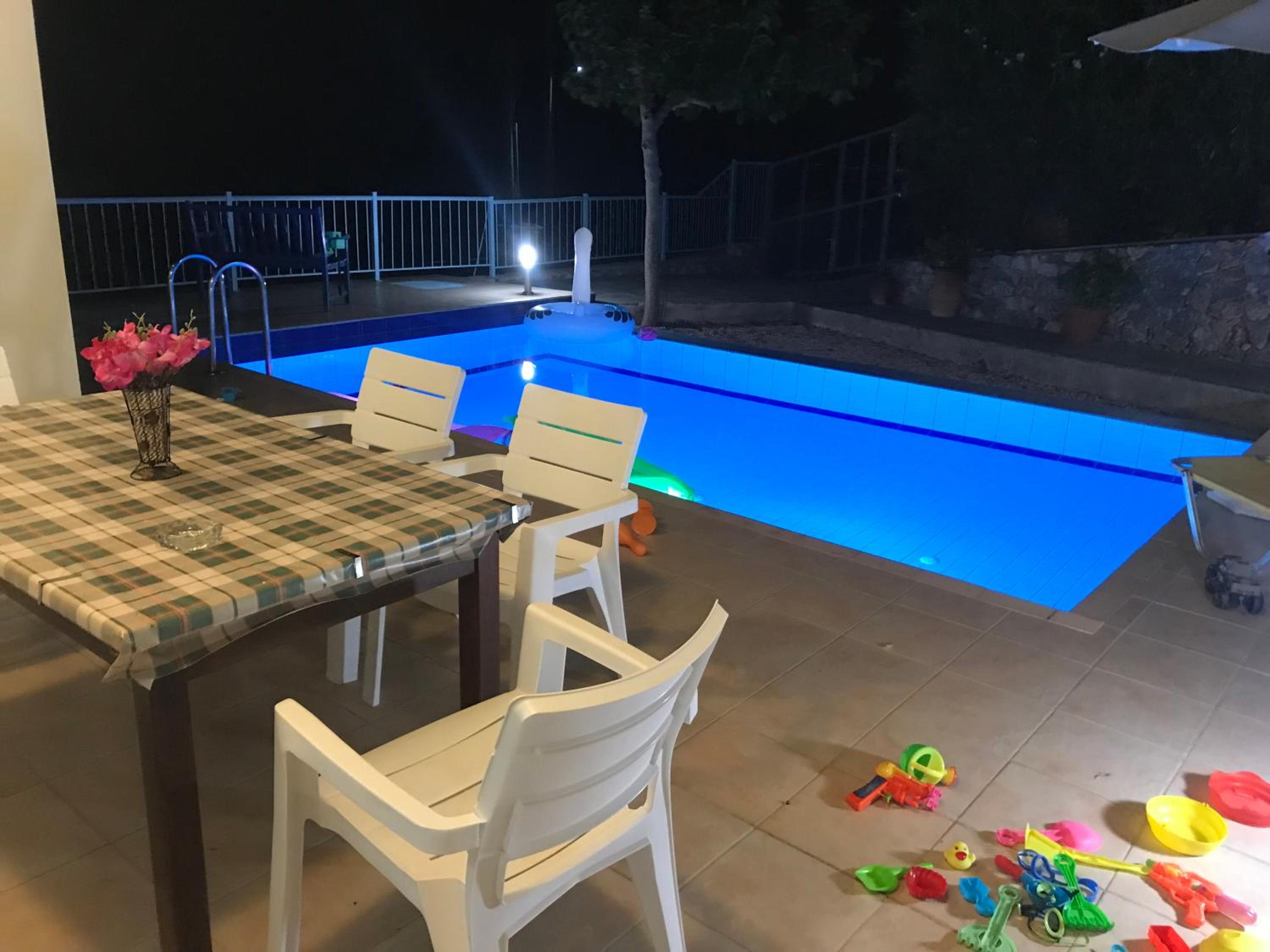 Villa Lawton - Magnificent sea & mountain views!