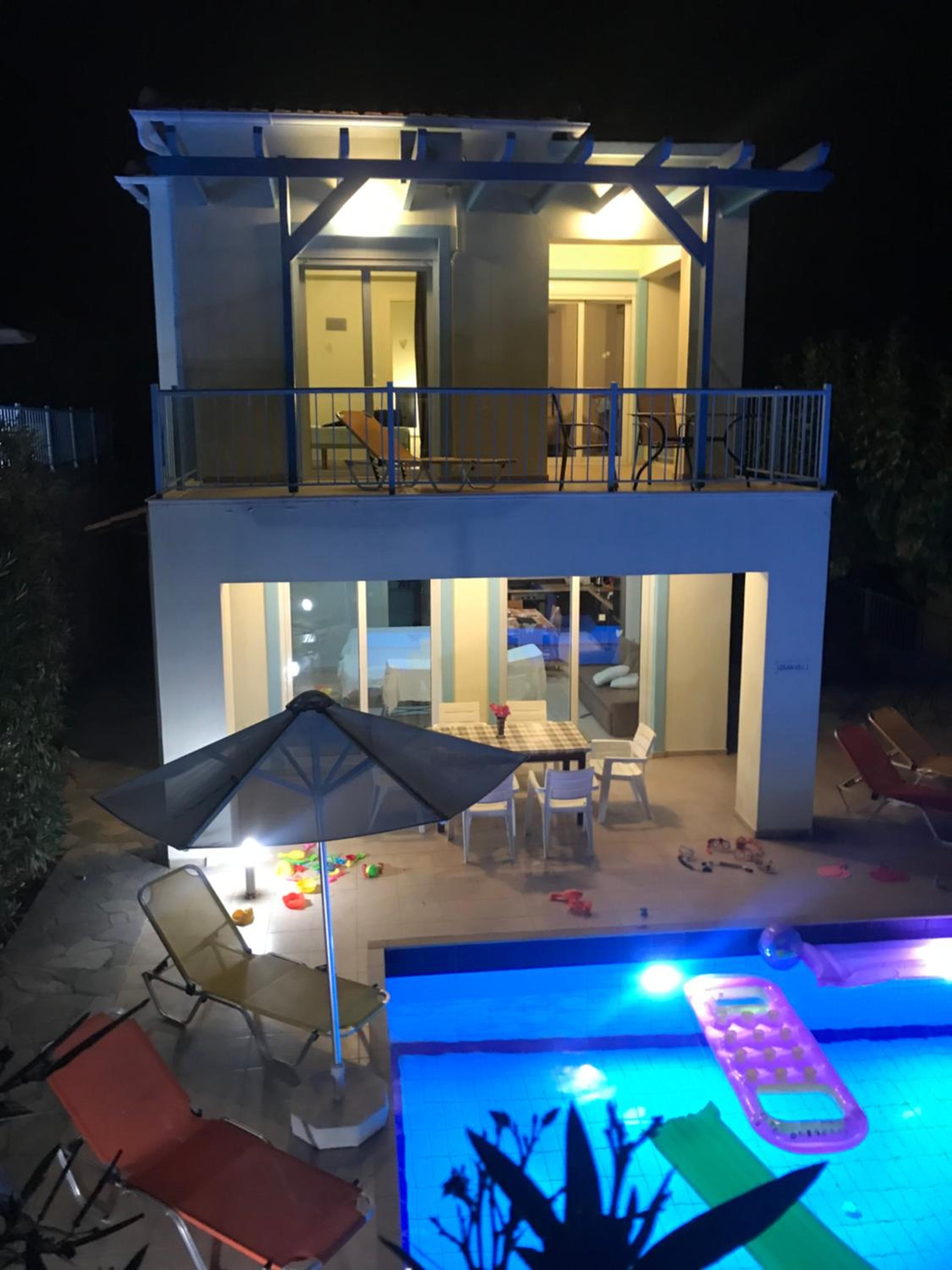 Villa Lawton - Magnificent sea & mountain views!