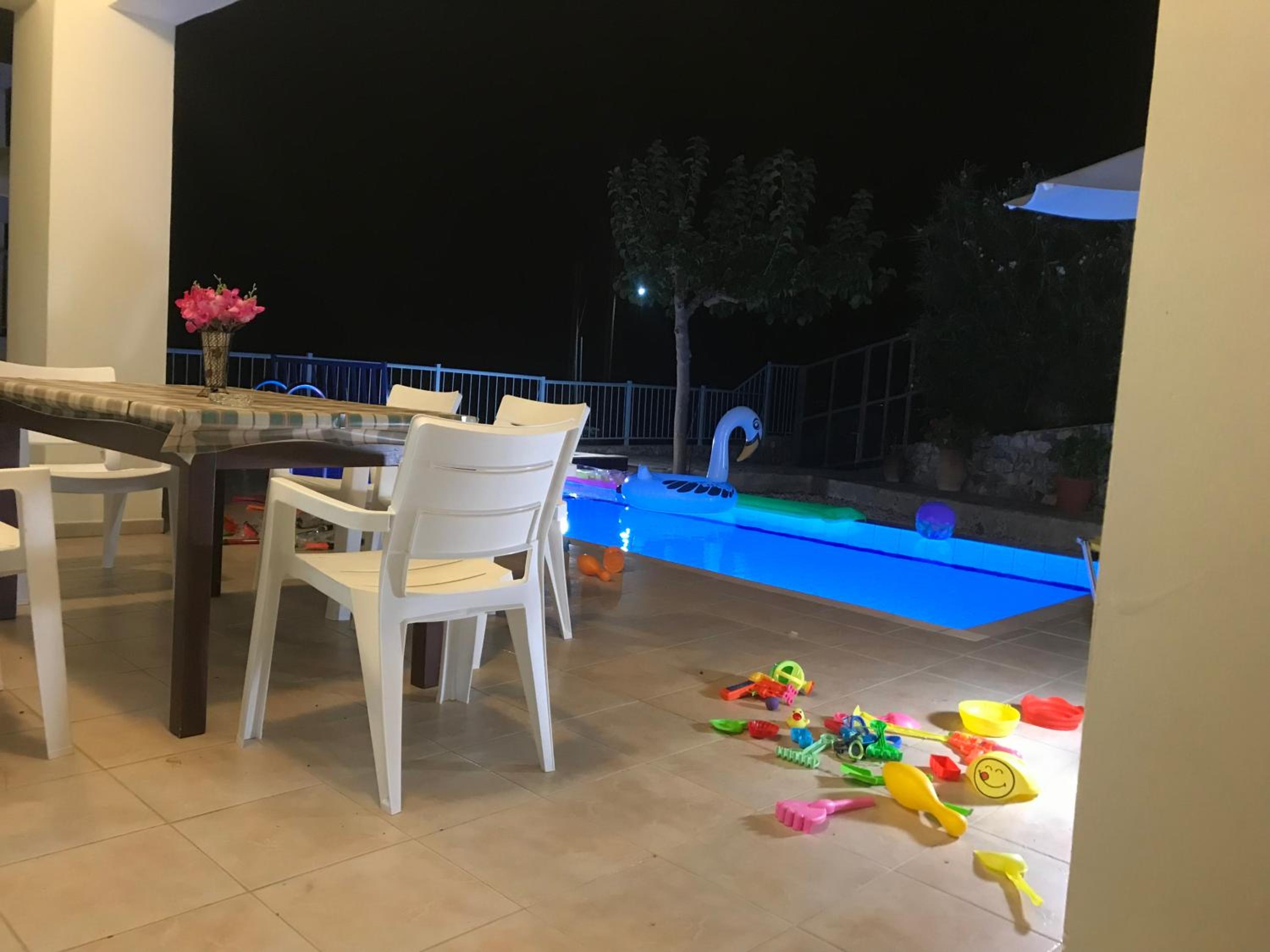 Villa Lawton - Magnificent sea & mountain views!