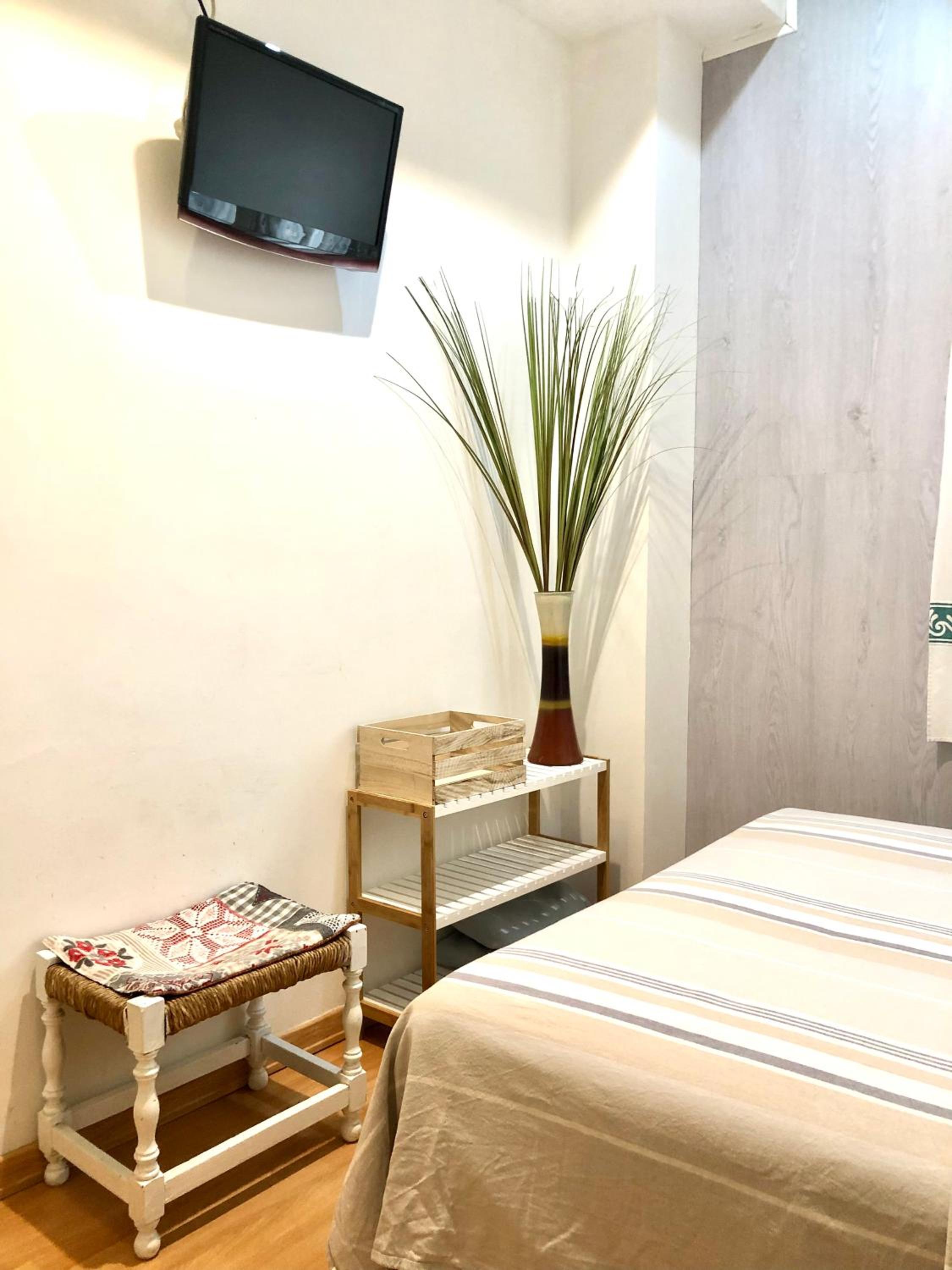 Hostal Escartín view 3