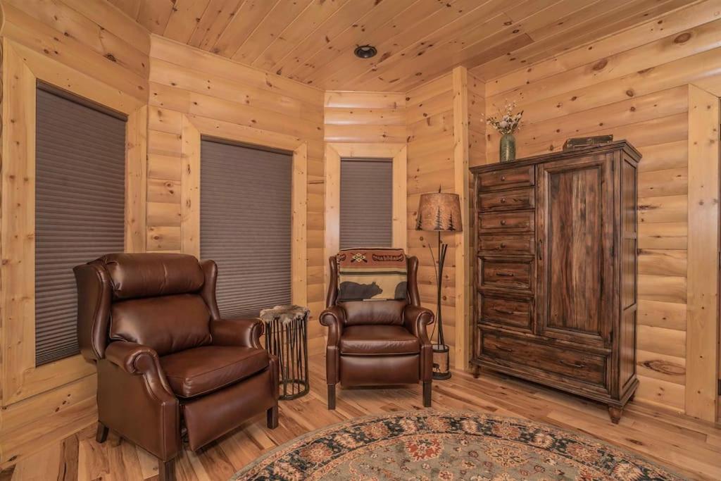 Roaring Fork Lodge view 5