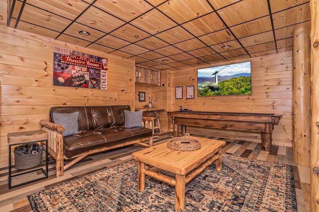 Roaring Fork Lodge view 3