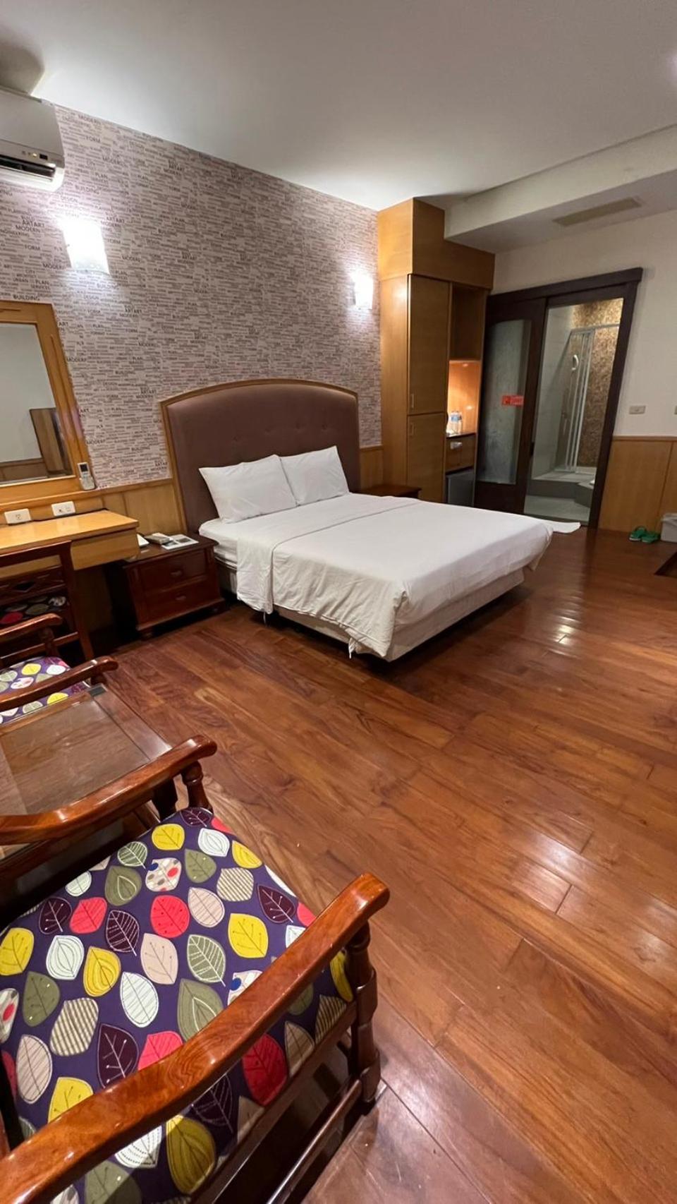 Charming Motel