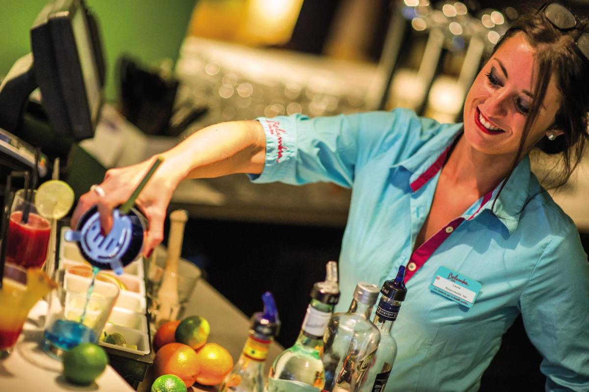 Bar & Lounge