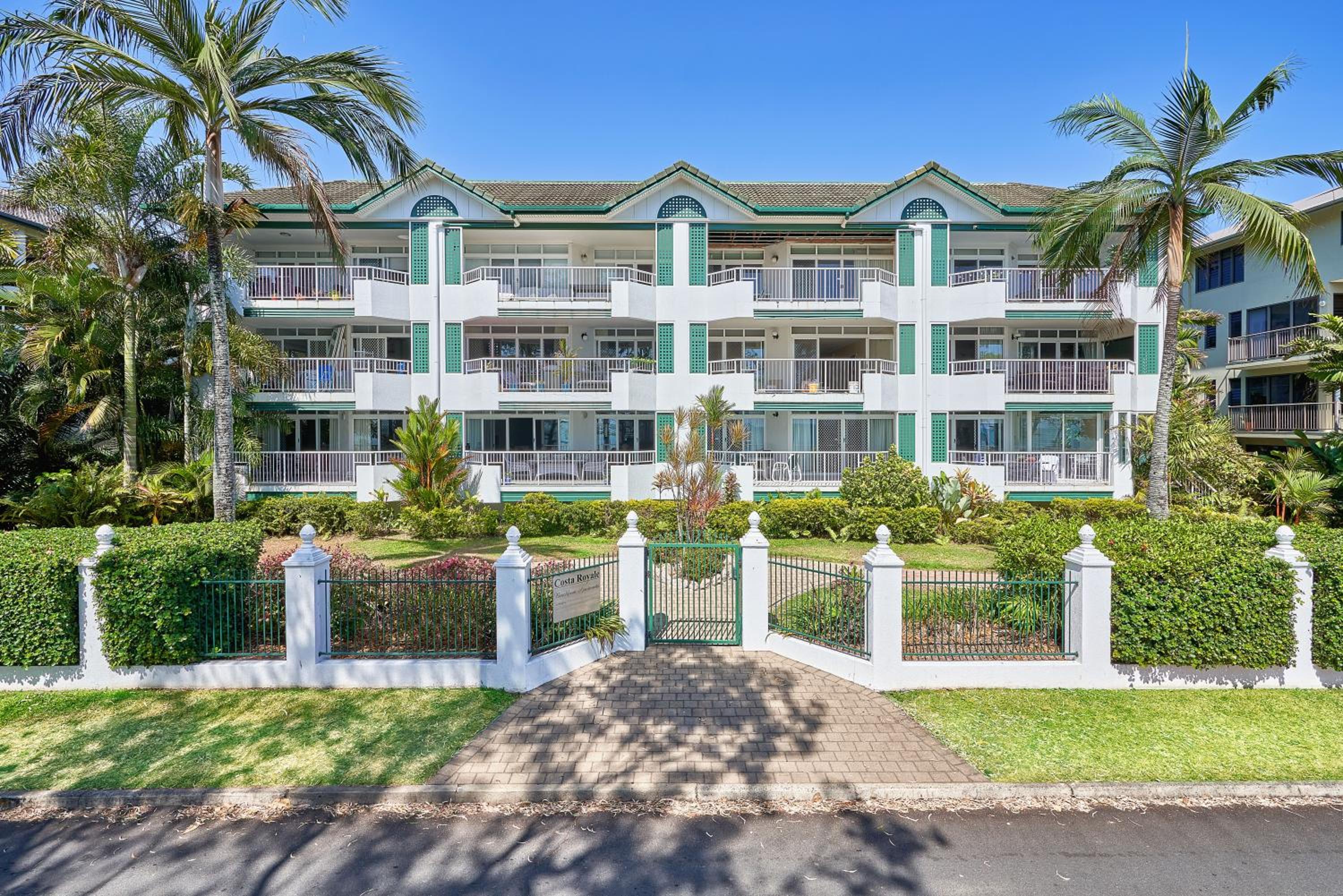 Trinity Beach Vacations - Costa Royale Beachfront Apartment - Property Image 22