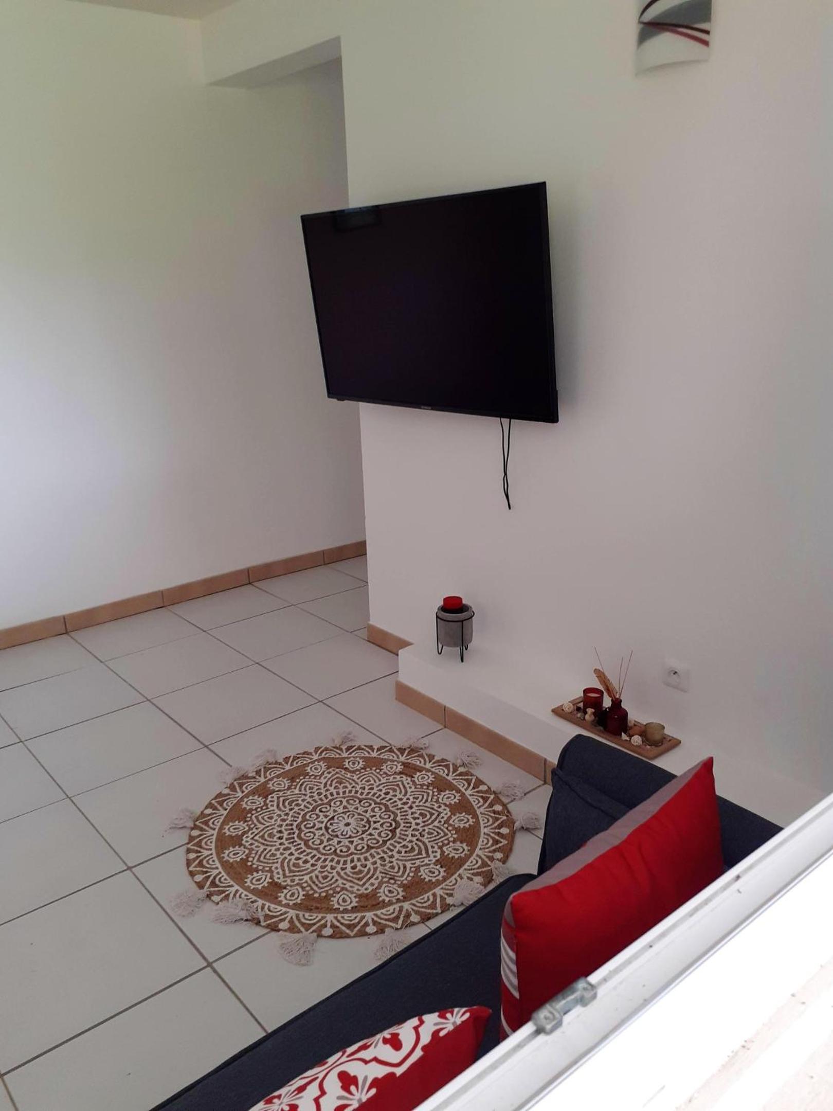 Appartement charmant Saint Esprit 40 m² vue sur la montagne view 4