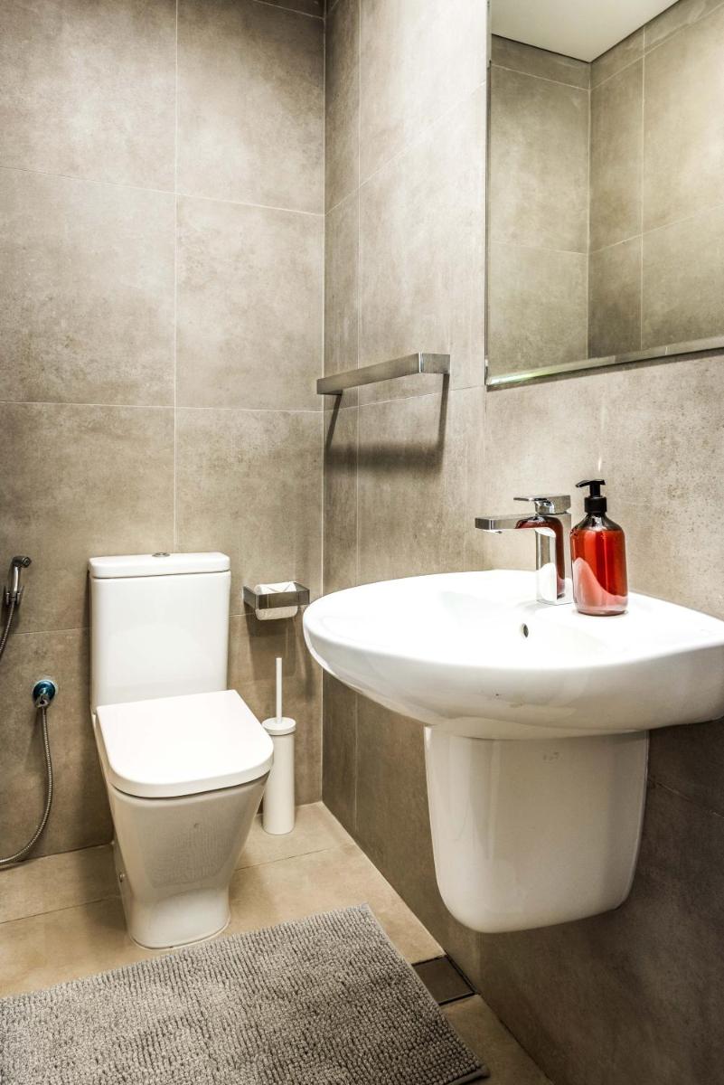 Private Urban Jungle Hideout - 2BR - Dubai Marina