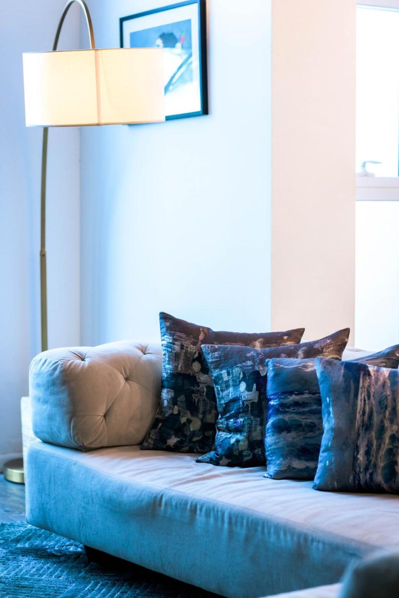 Private Urban Jungle Hideout - 2BR - Dubai Marina