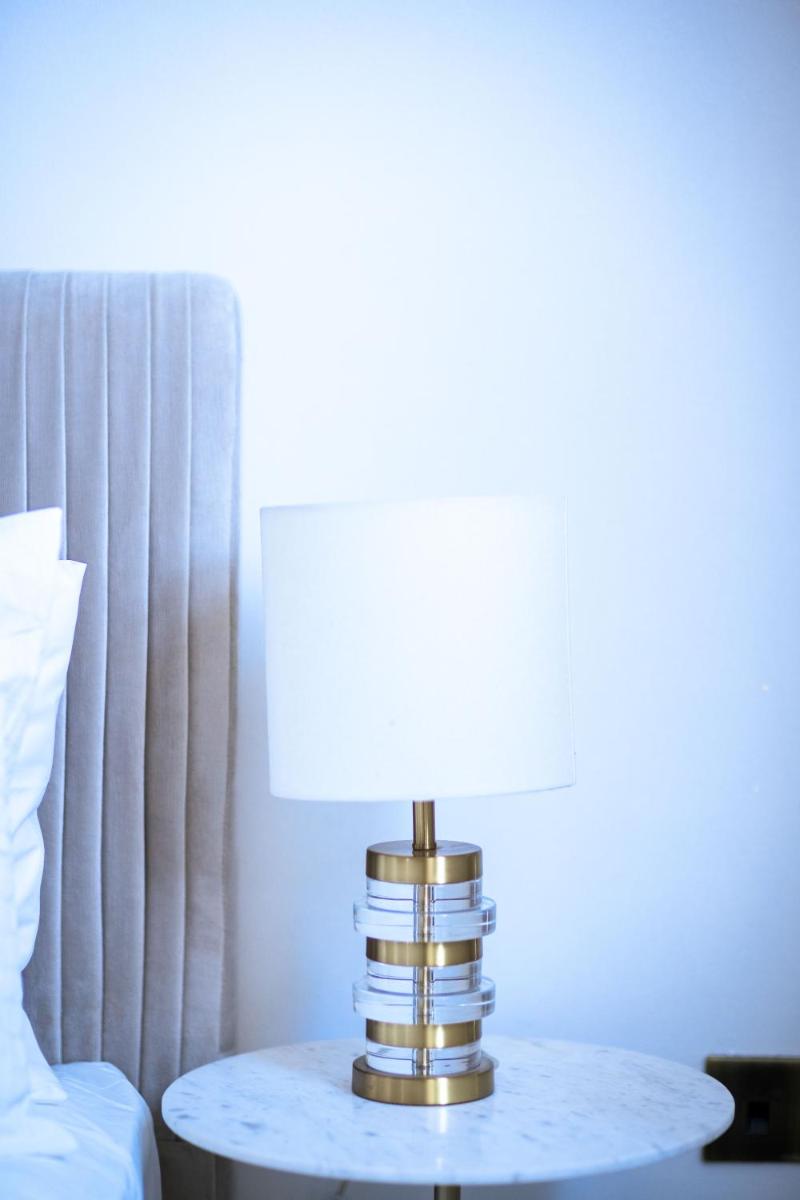 Private Urban Jungle Hideout - 2BR - Dubai Marina
