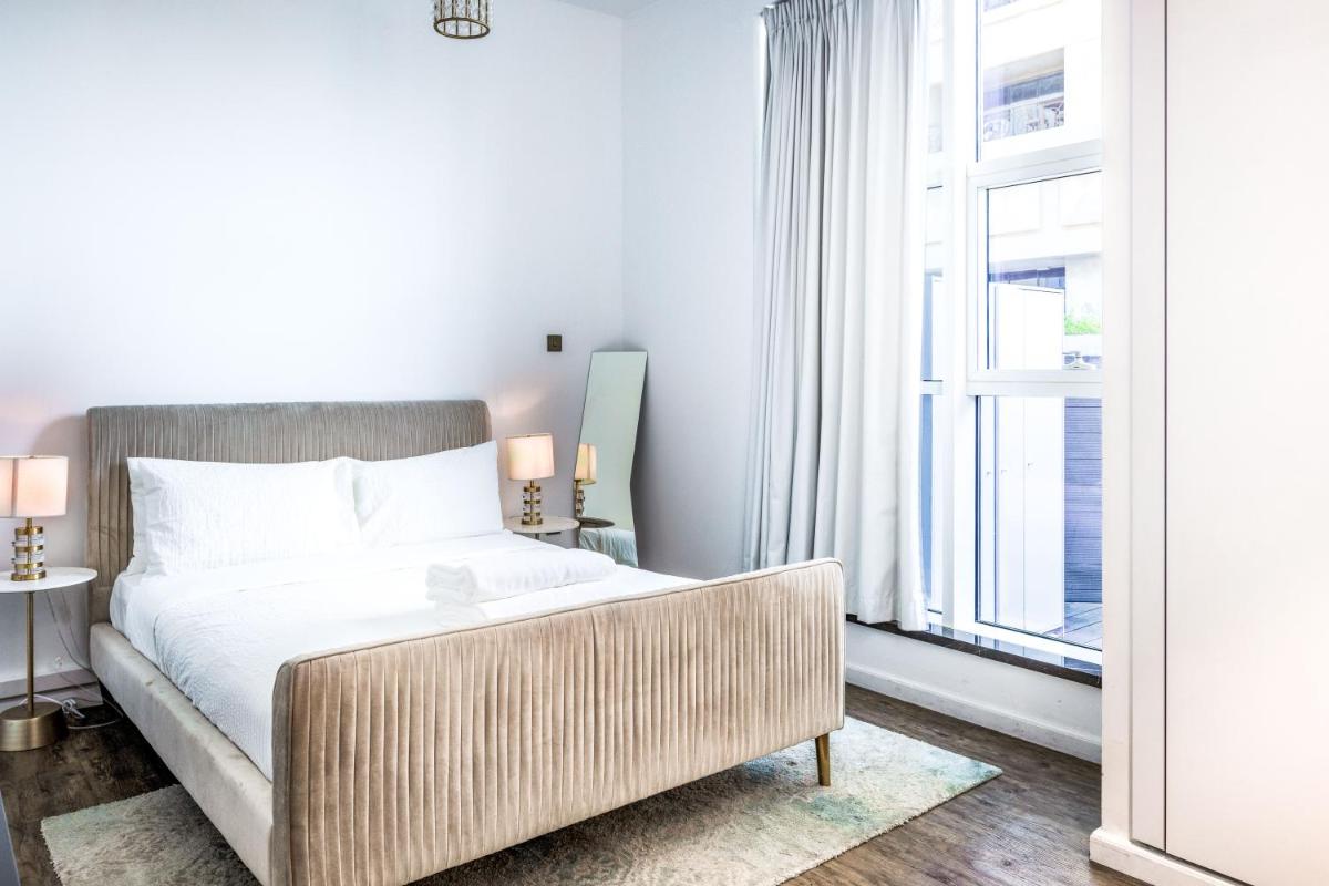 Private Urban Jungle Hideout - 2BR - Dubai Marina