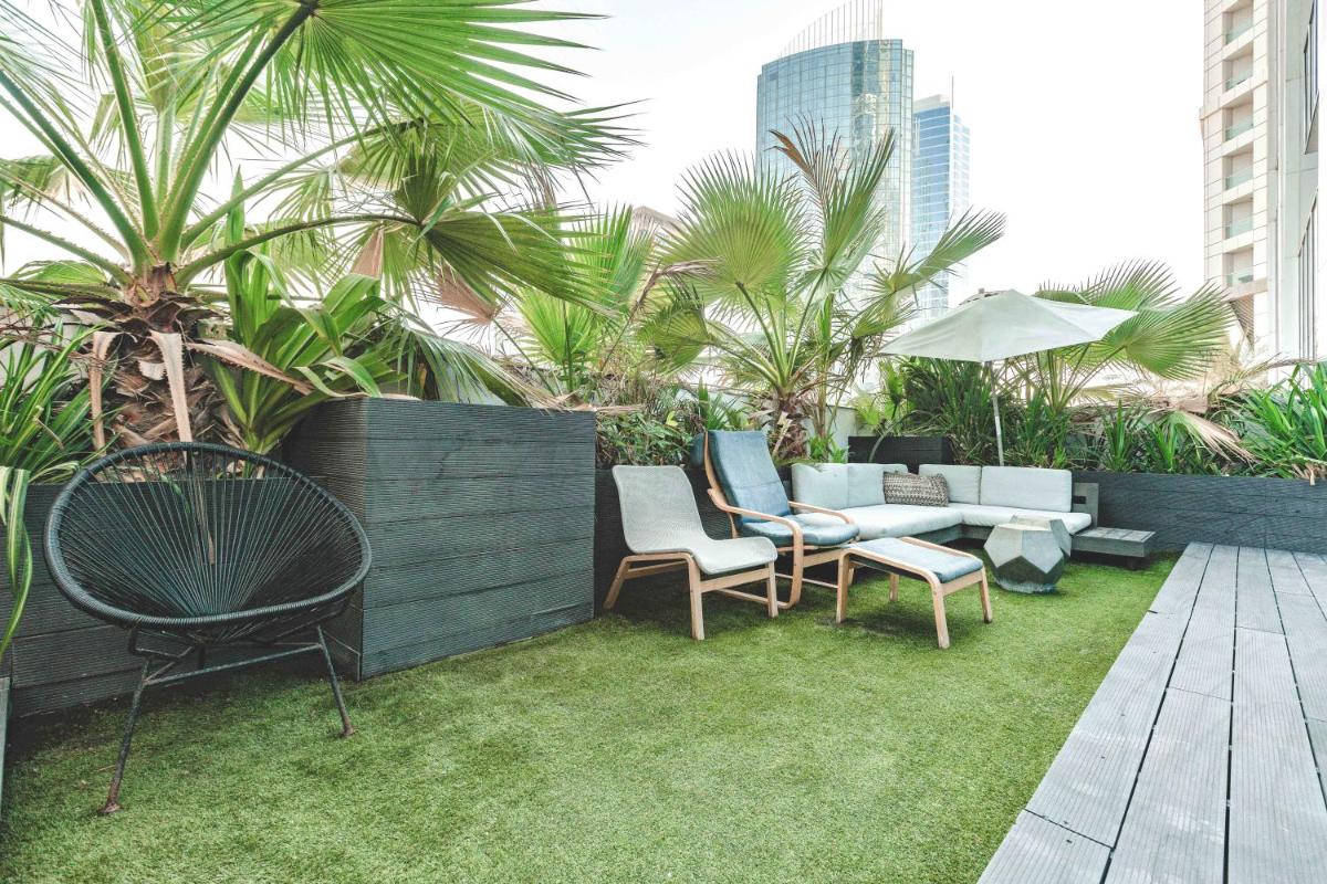 Private Urban Jungle Hideout - 2BR - Dubai Marina