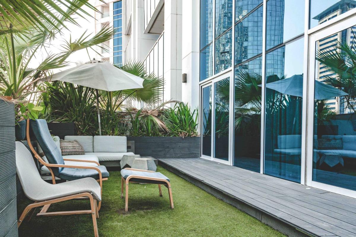 Private Urban Jungle Hideout - 2BR - Dubai Marina