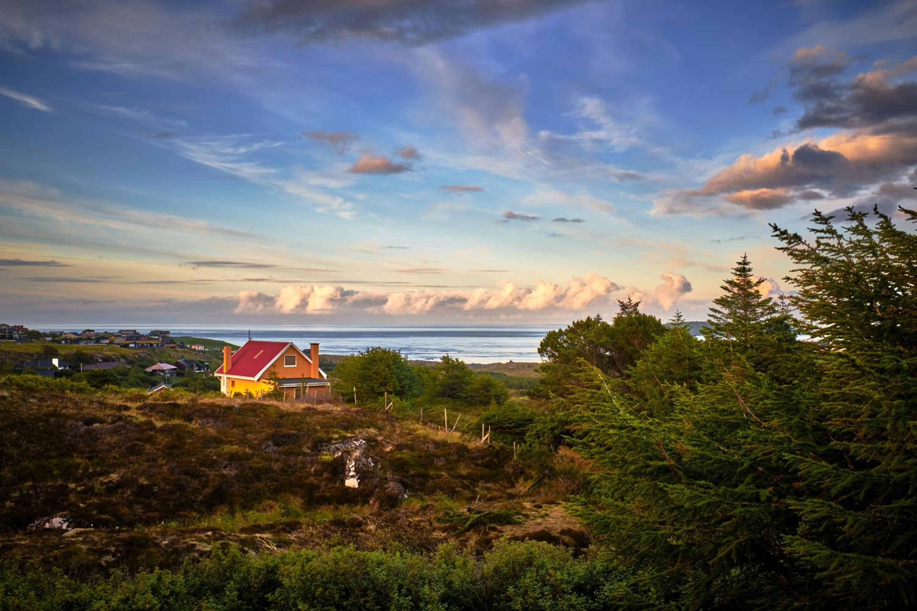 Red Robin - Vacation homes next to Svartifossur waterfall view 2